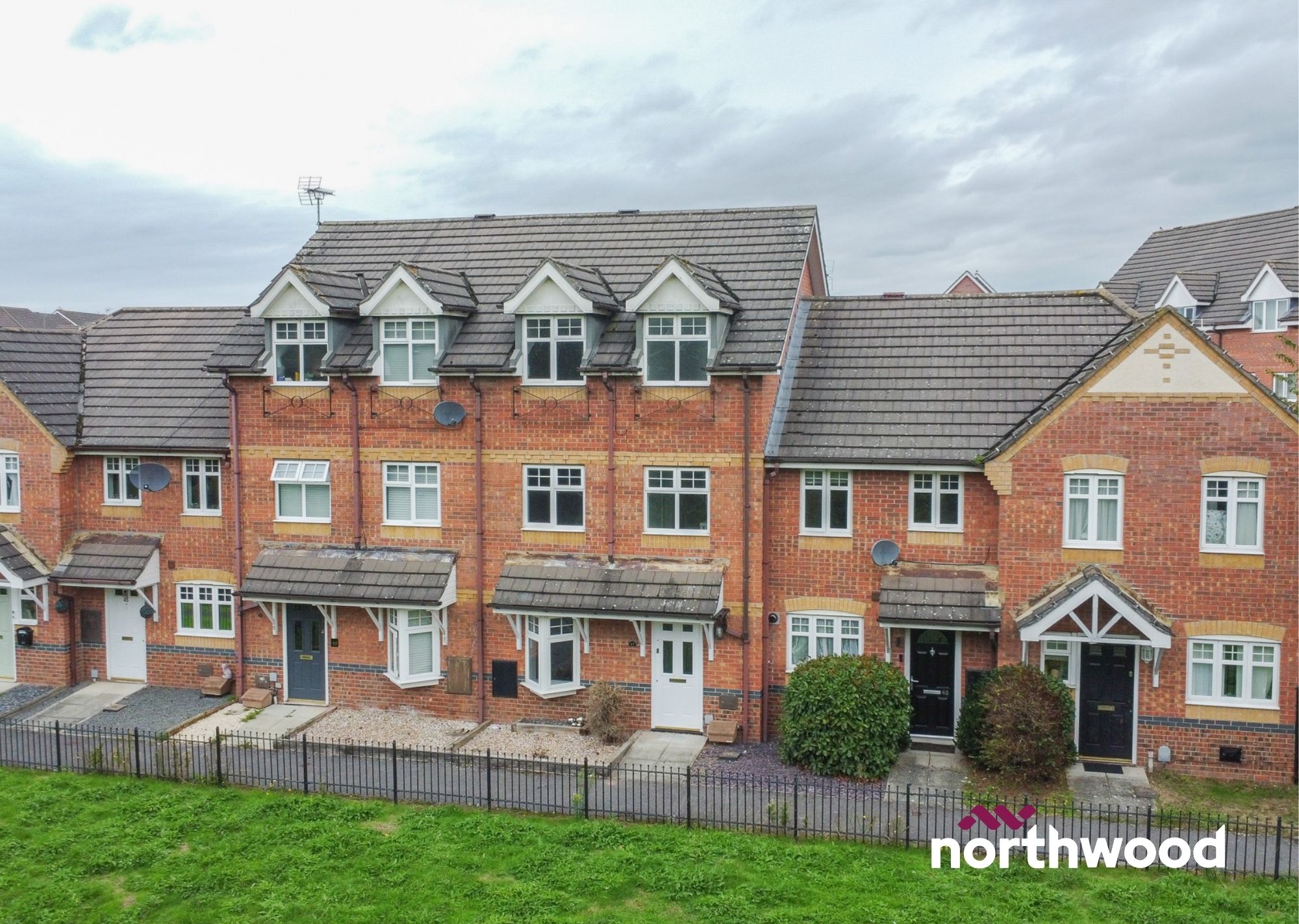 4 bedroom Town house To Let
