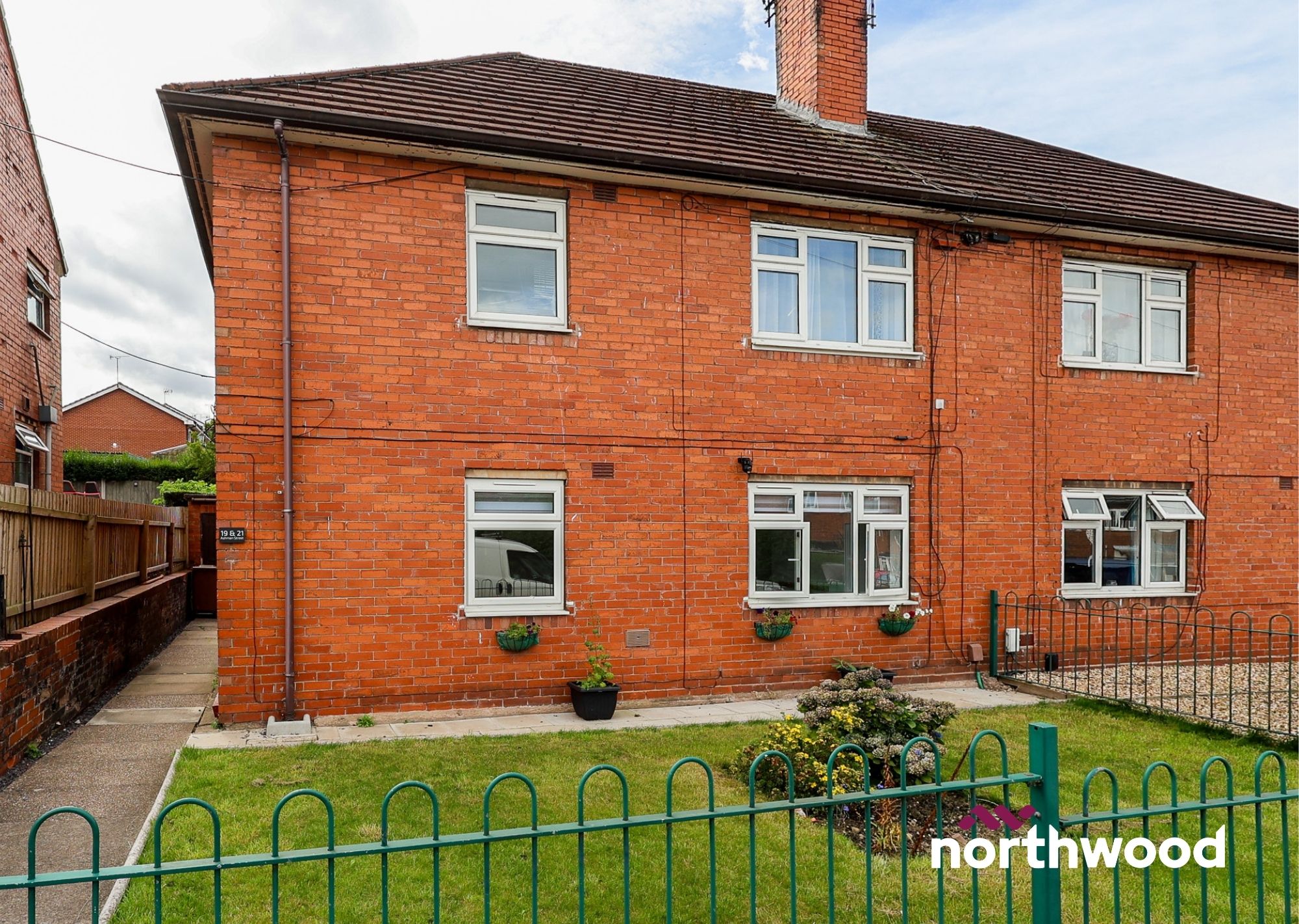 2 bedroom Flat To Let