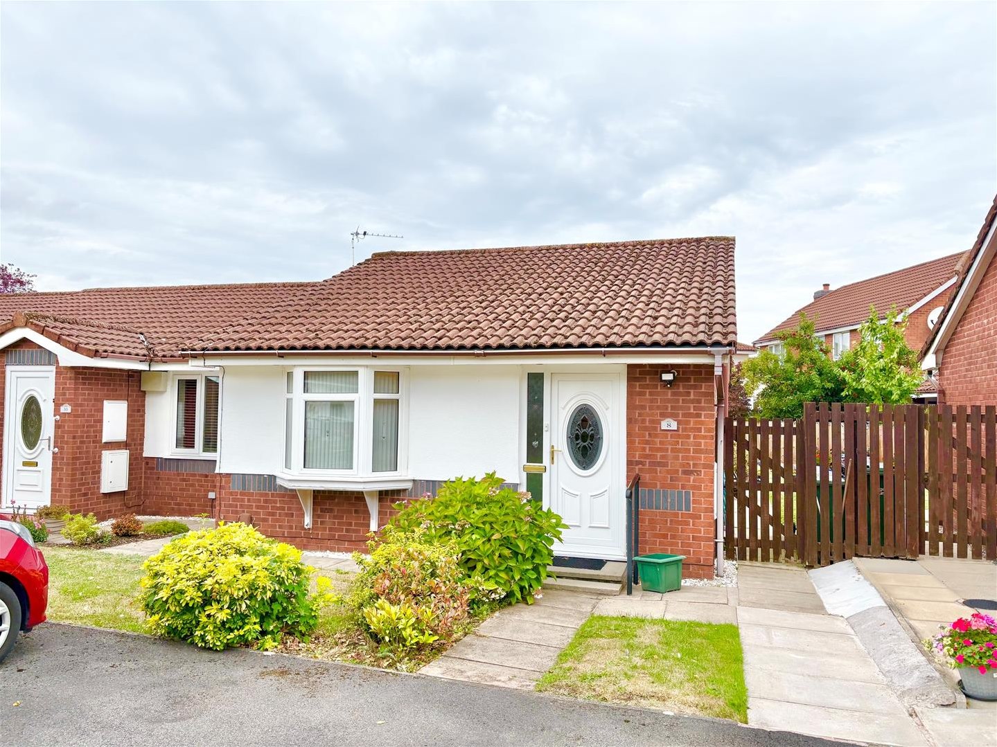 2 bedroom Bungalow For Sale