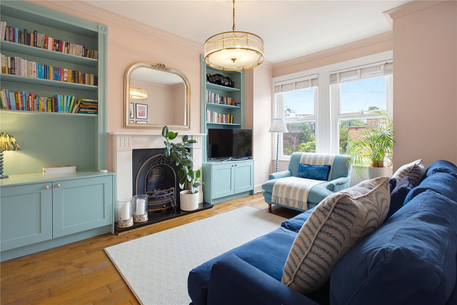 3 bedroom Maisonette For Sale