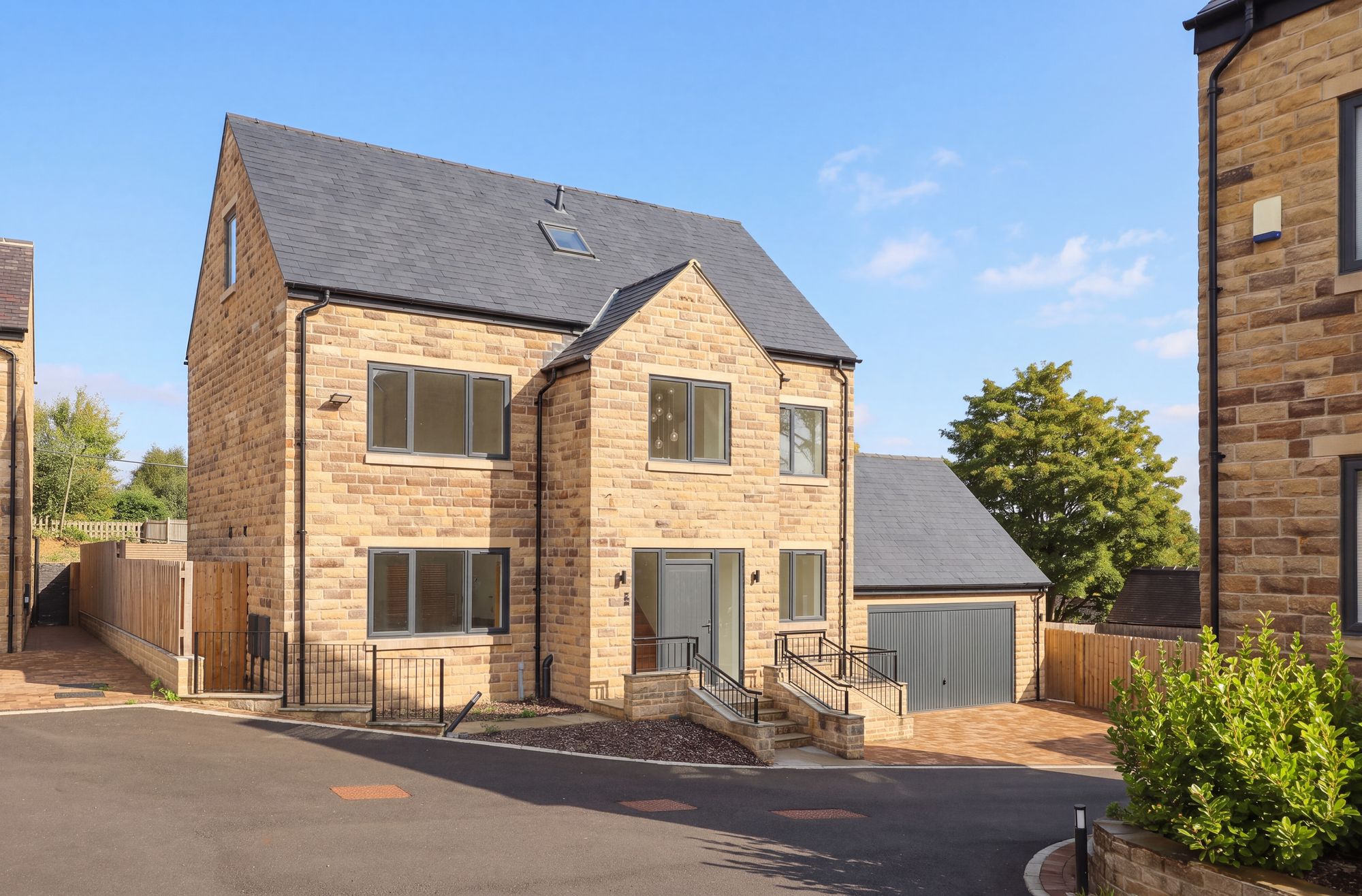 5 bedroom Cottage For Sale