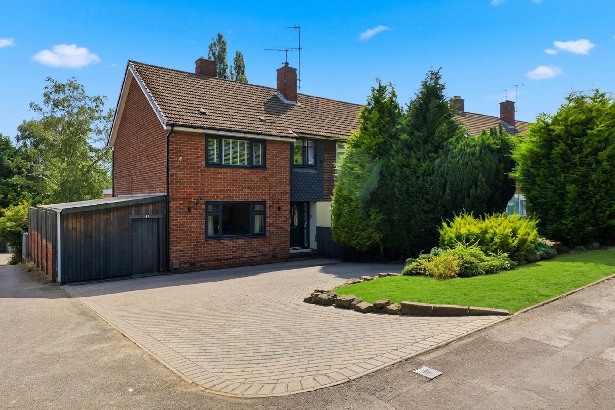 3 bedroom Semi-detached house For Sale