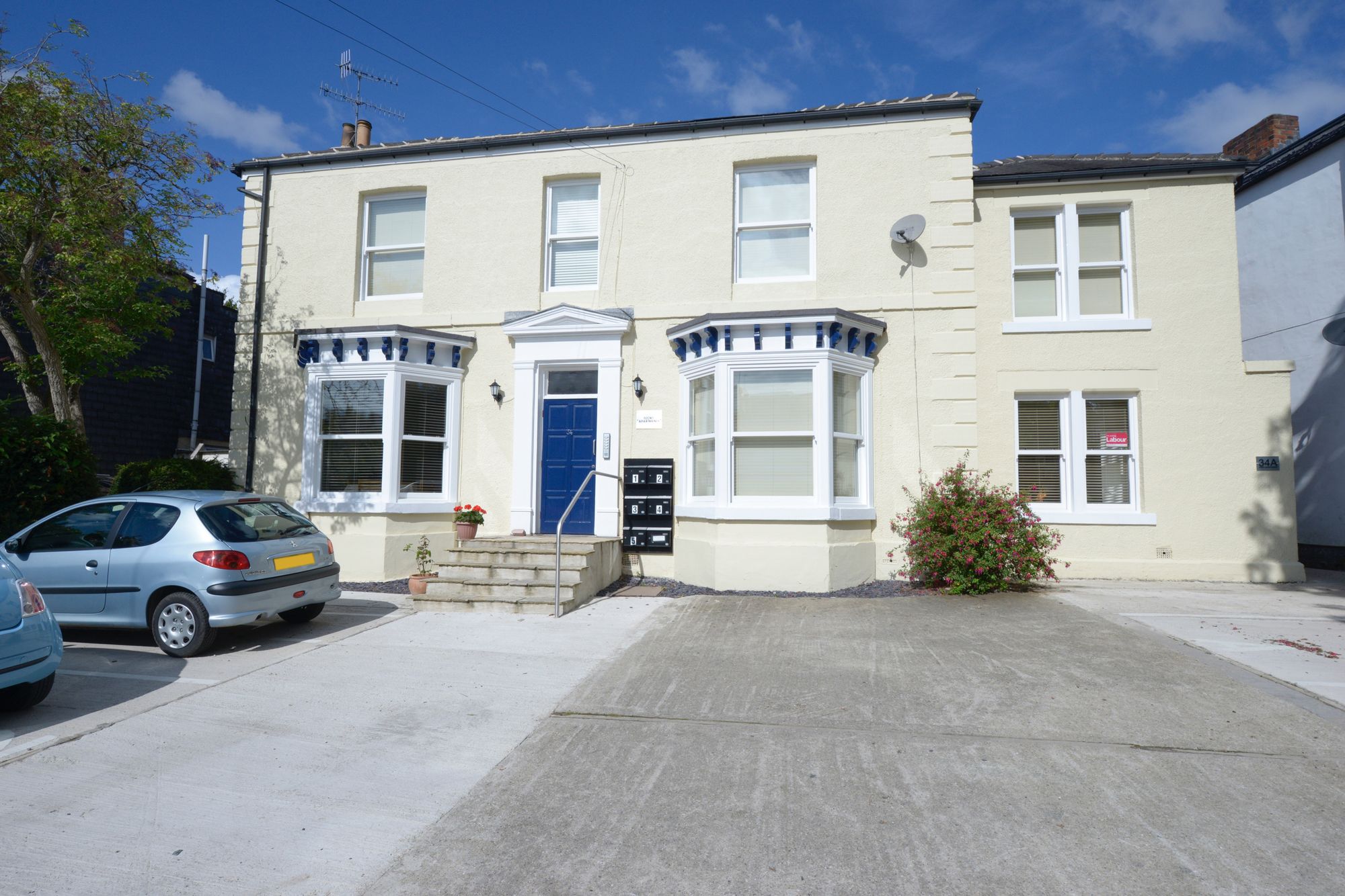 1 bedroom Flat To Let