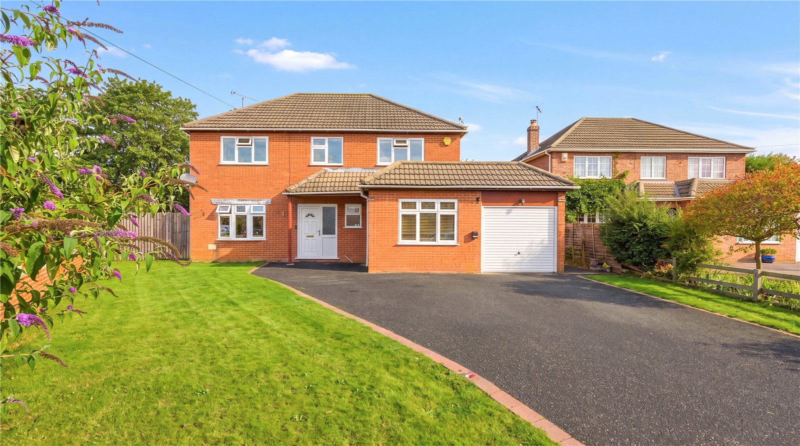 4 bedroom Detached house Under Offer