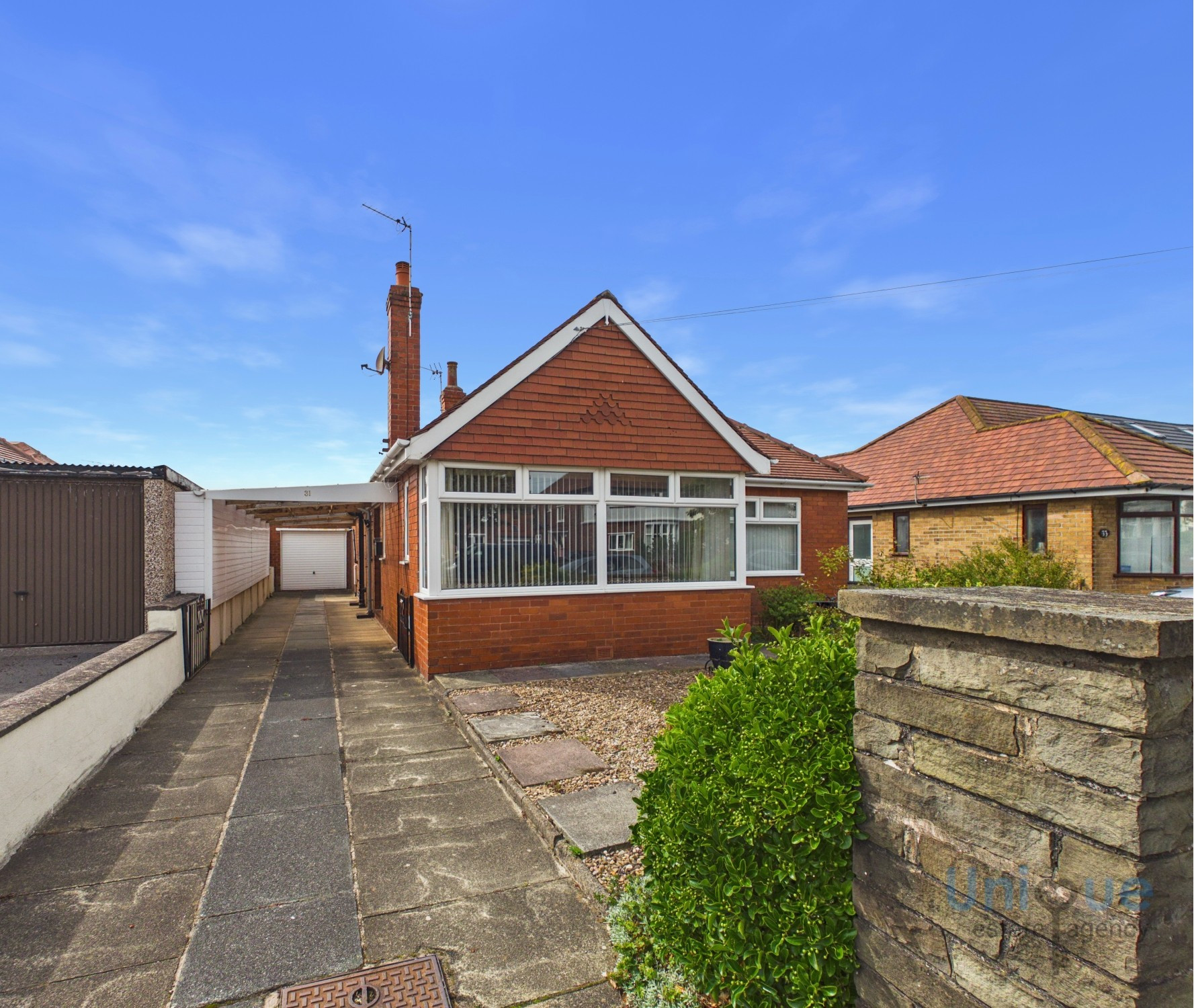 2 bedroom Detached bungalow For Sale