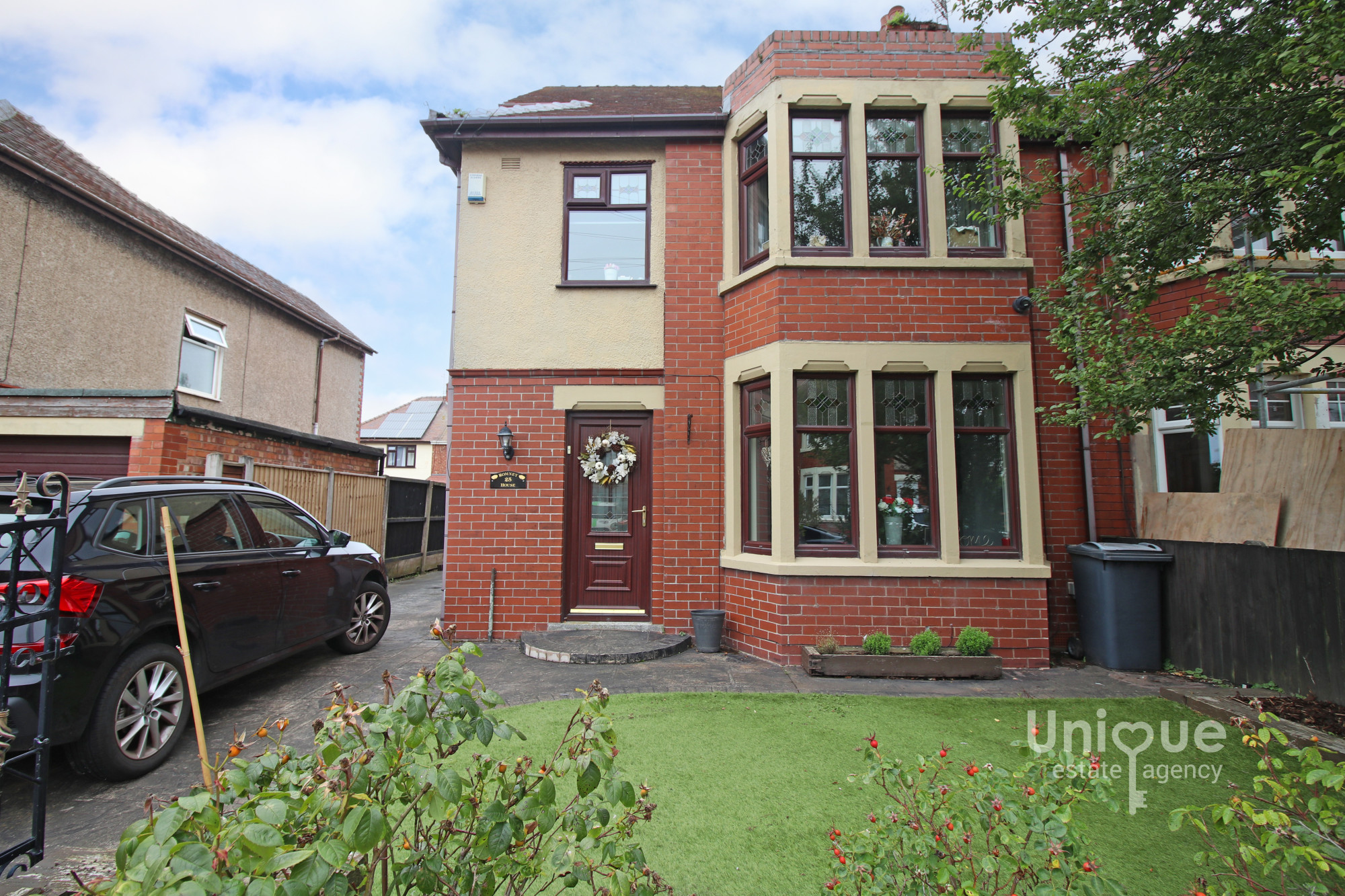 4 bedroom Semi-detached house For Sale