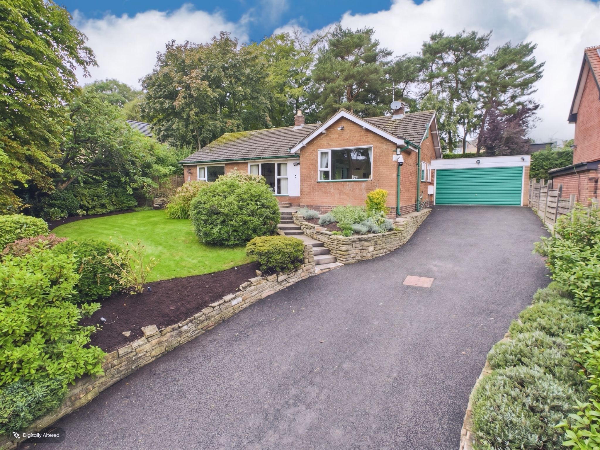 3 bedroom Detached bungalow For Sale