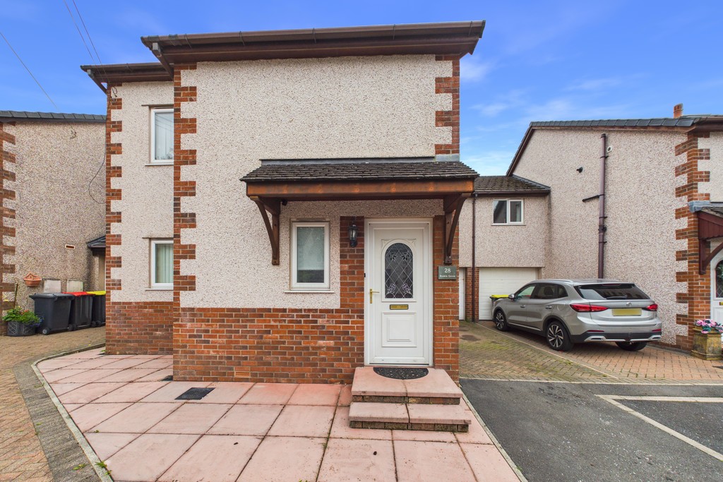 3 bedroom Link detached house For Sale