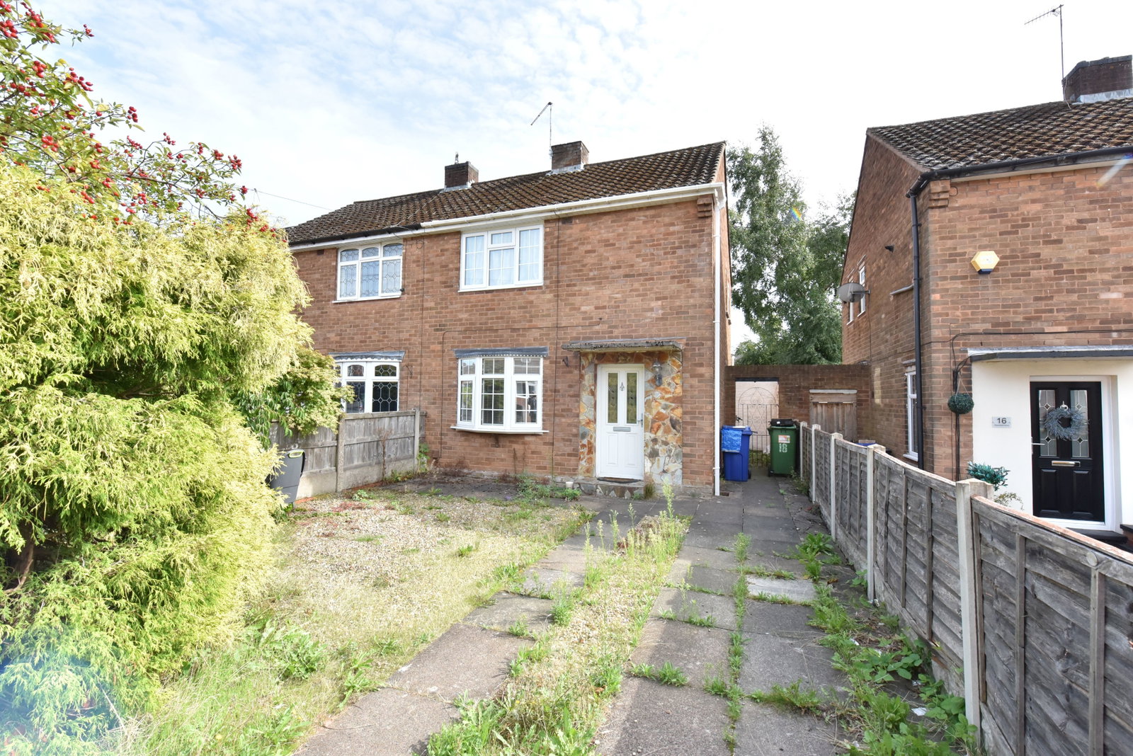 2 bedroom Semi-detached house For Sale