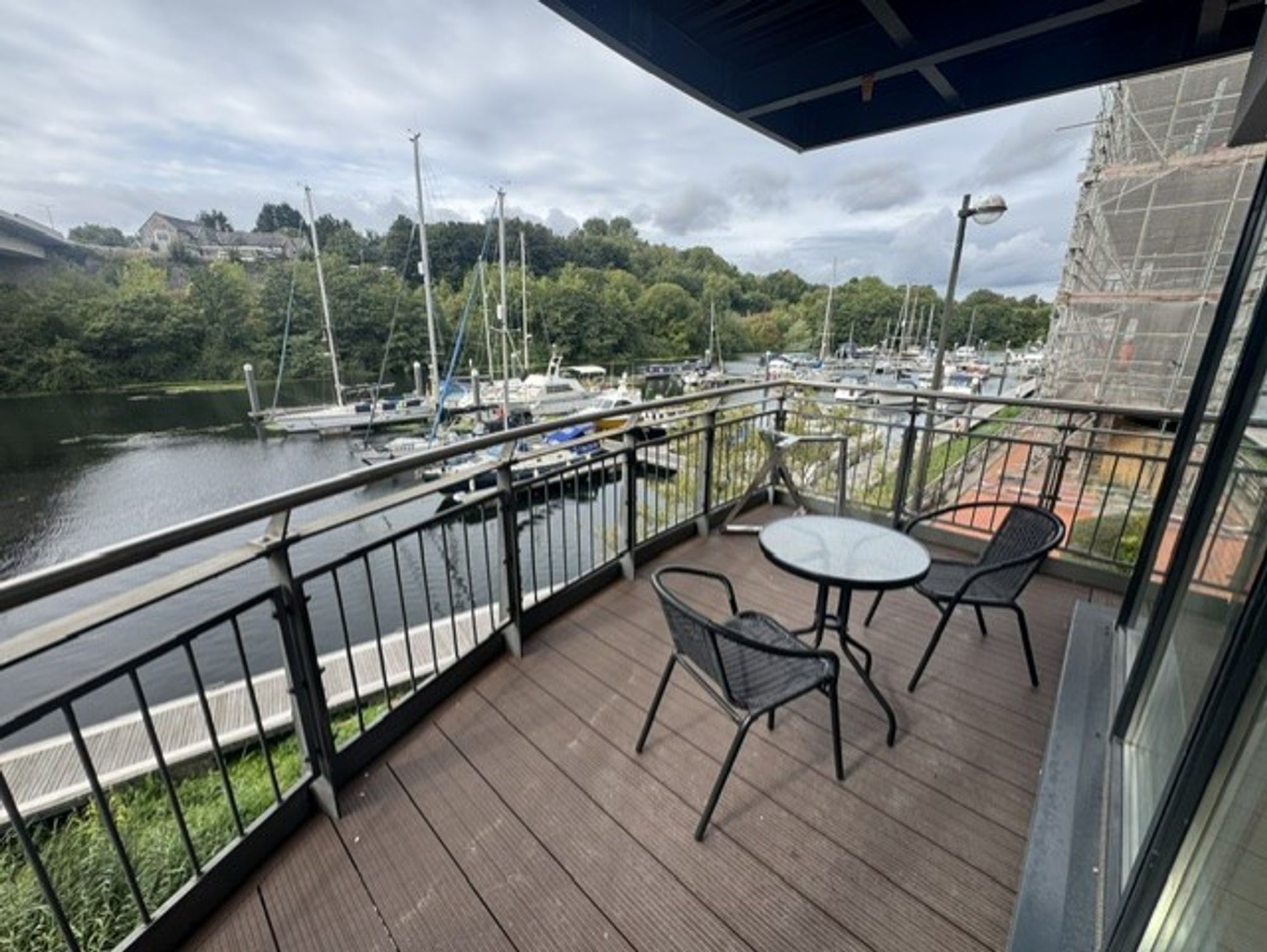 2 bedroom Flat To Let