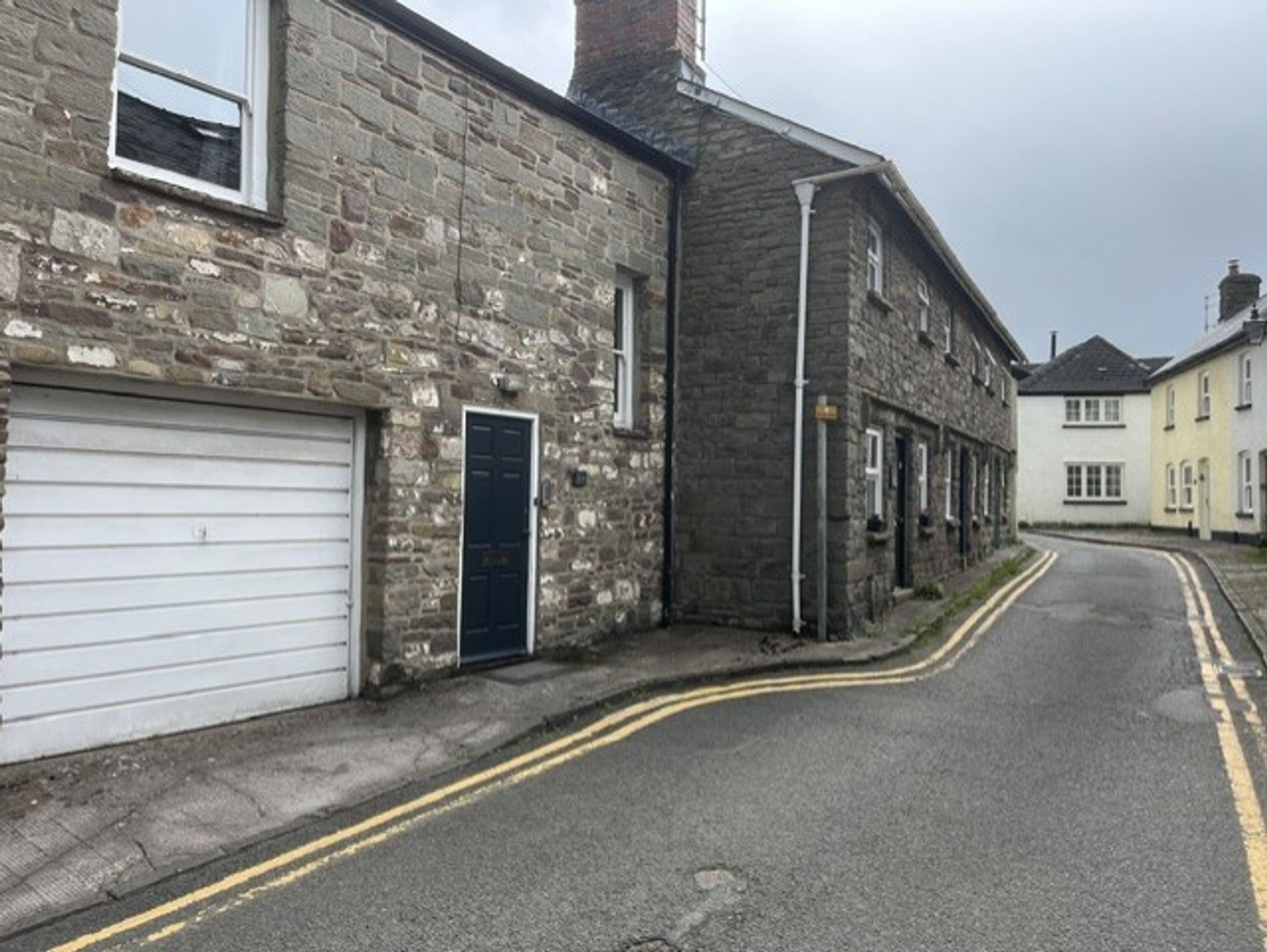 2 bedroom Flat To Let