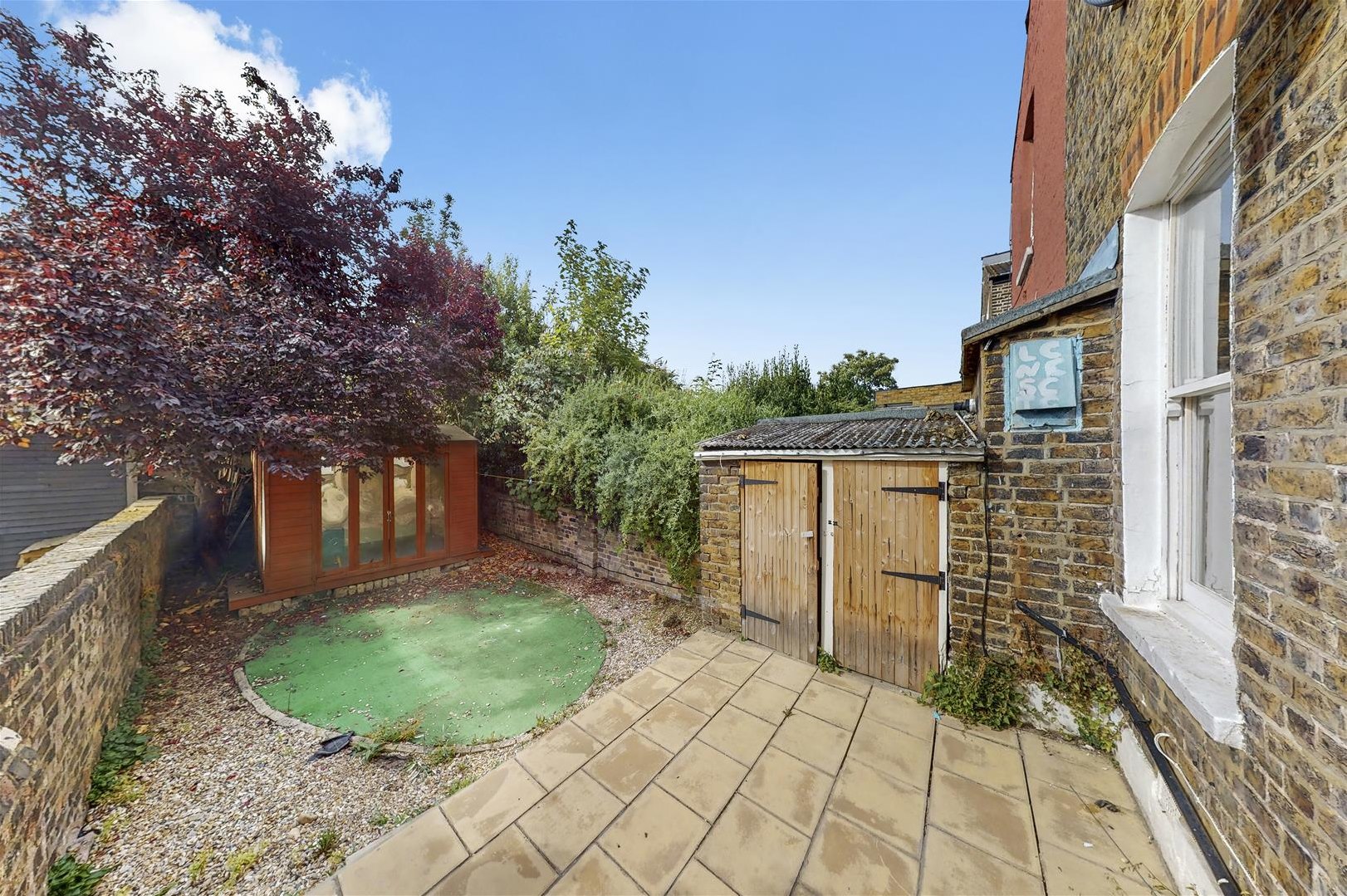 3 bedroom Apartment To Let