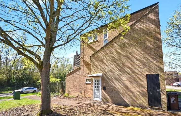 3 bedroom End of terrace house Let