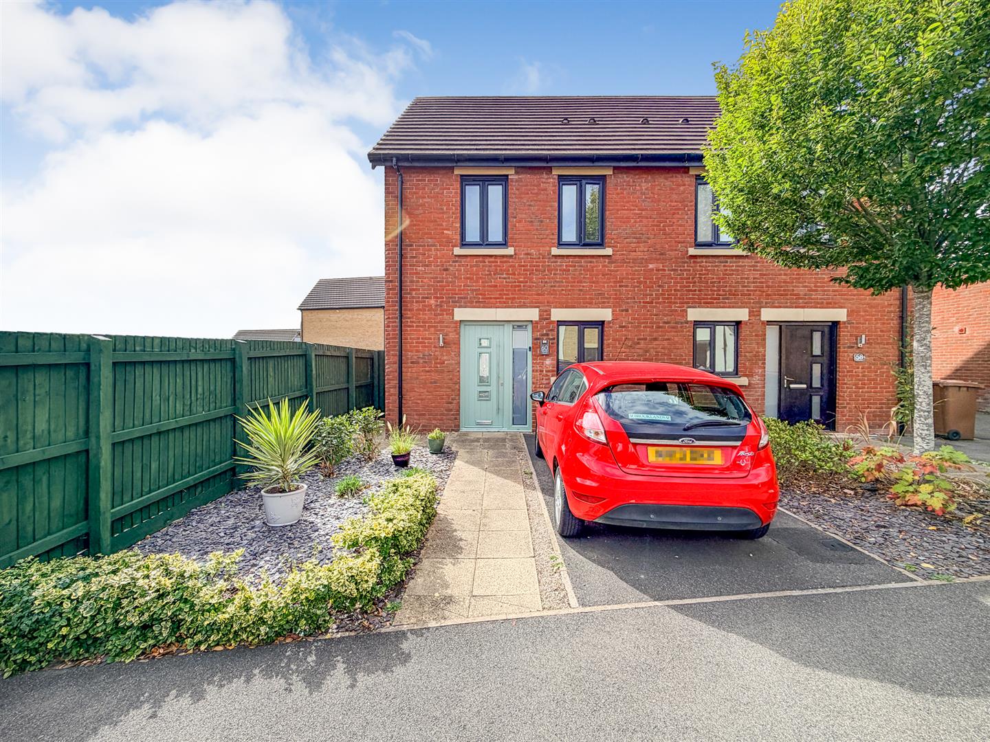 2 bedroom Semi-detached house For Sale