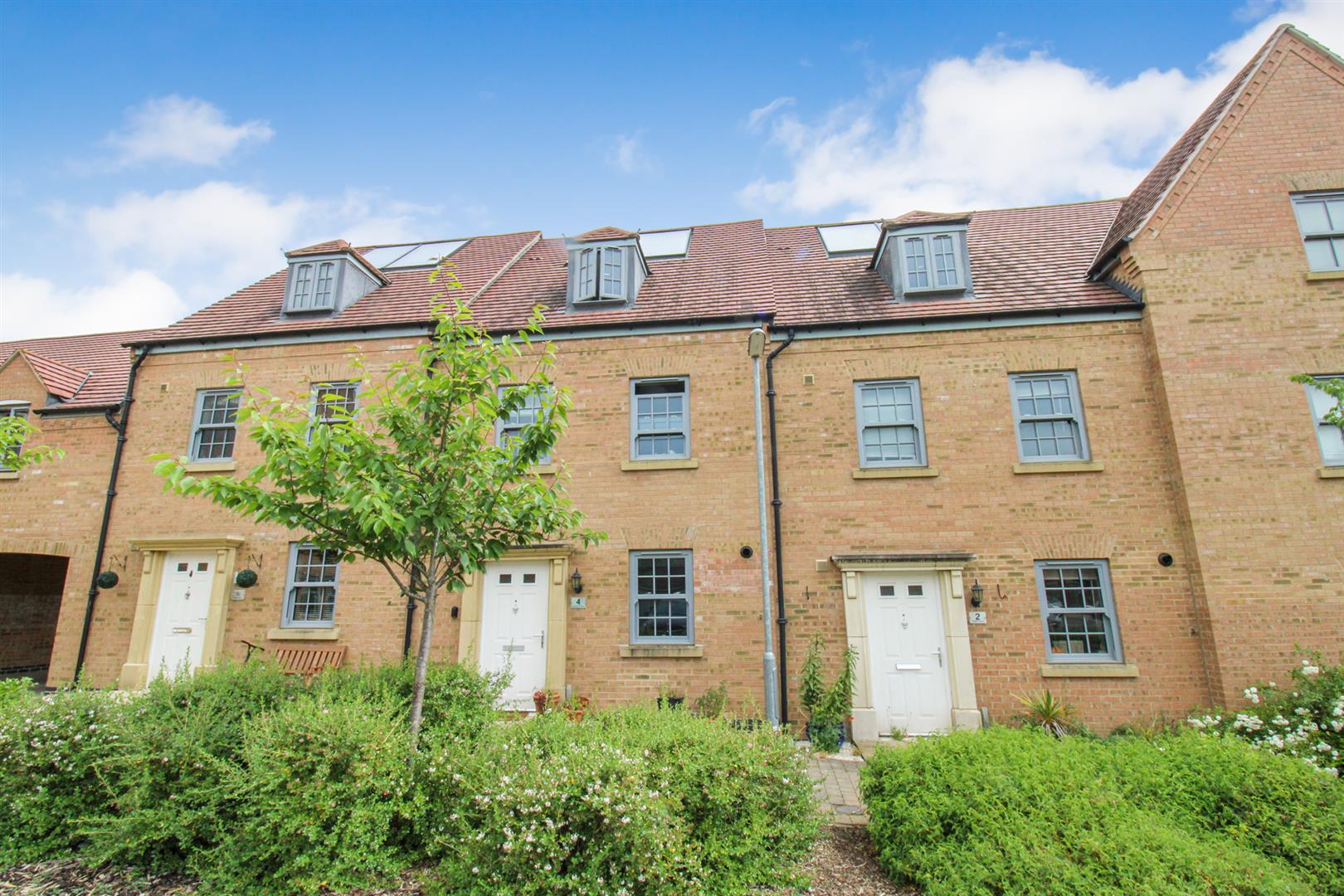 4 bedroom Terraced House Let