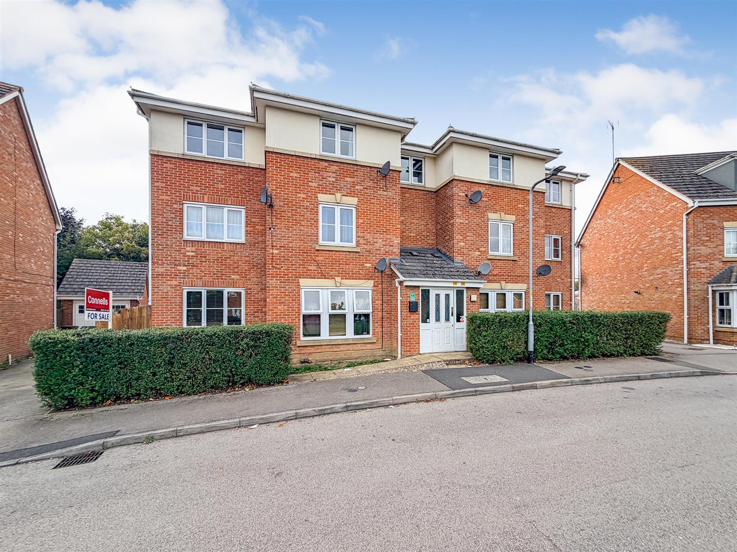 2 bedroom Apartment For Sale