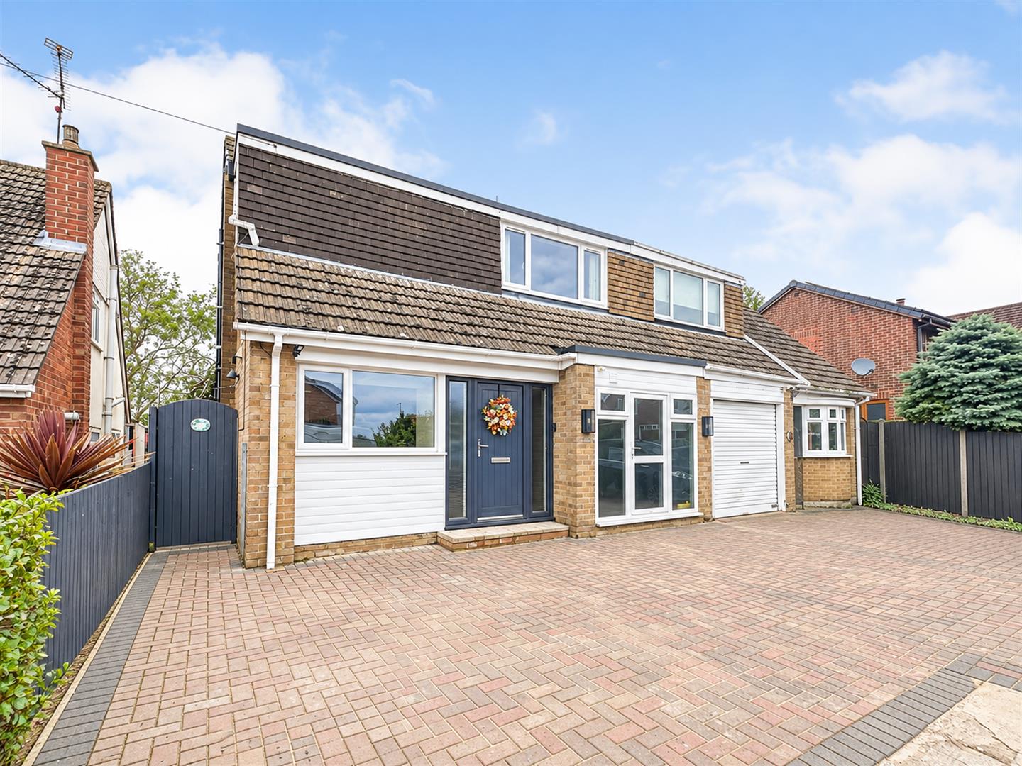 3 bedroom Semi-detached house For Sale