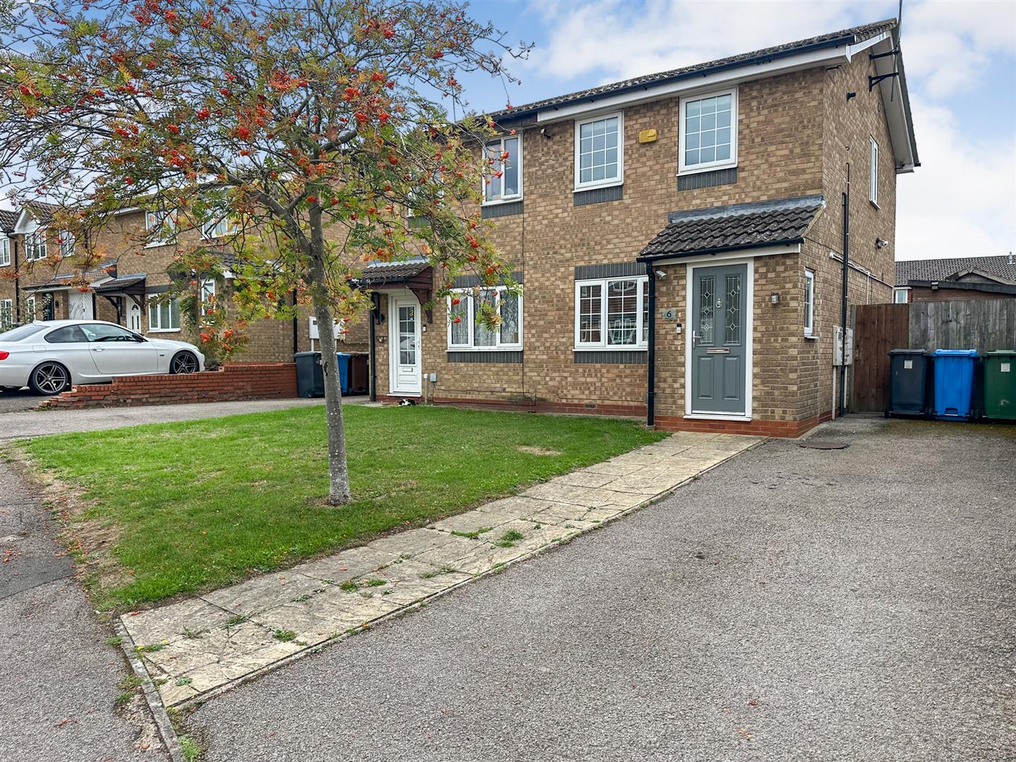 2 bedroom Semi-detached house For Sale