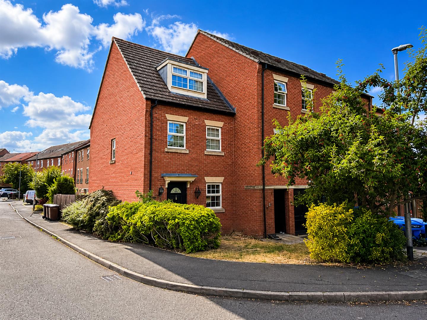 3 bedroom Town house Under Offer