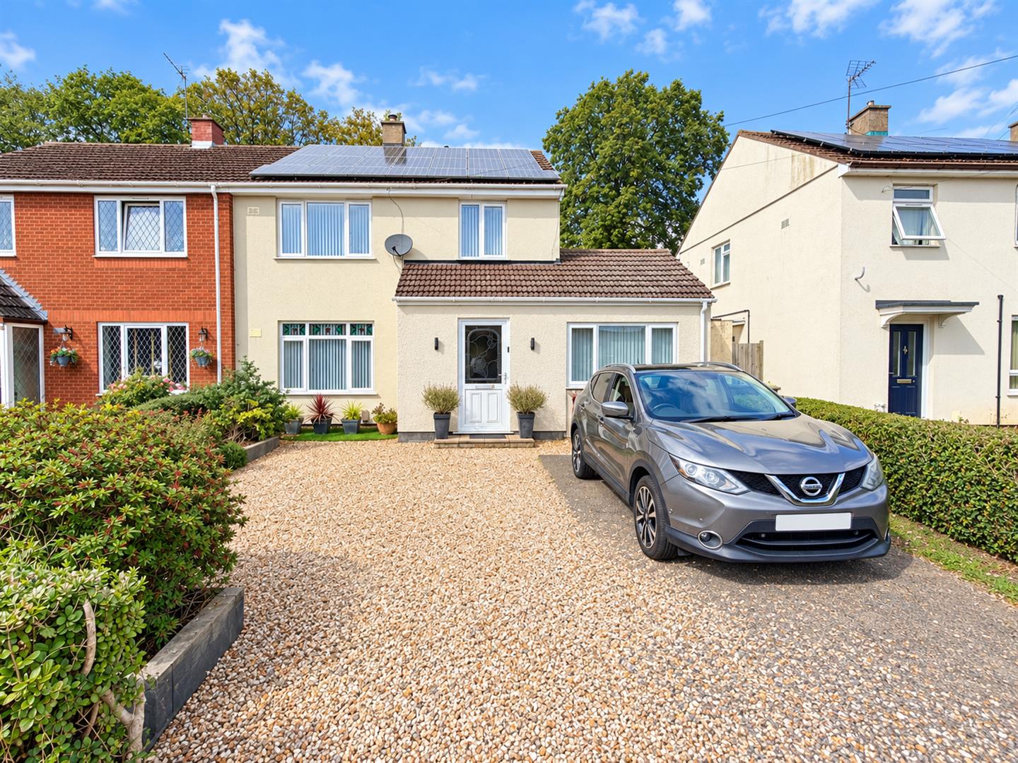 4 bedroom Semi-detached house For Sale