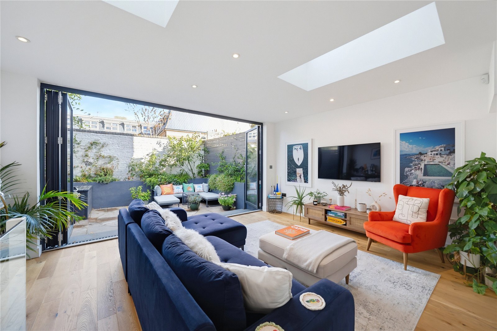 2 bedroom Flat Under Offer