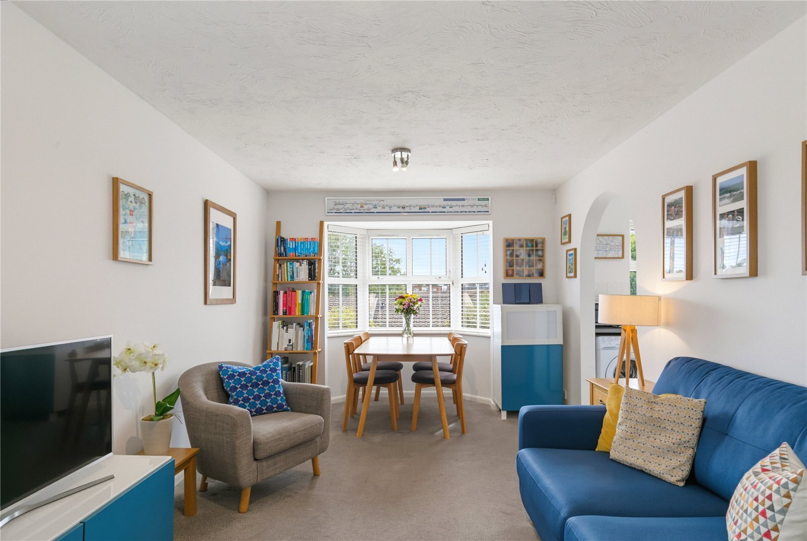 2 bedroom Flat For Sale