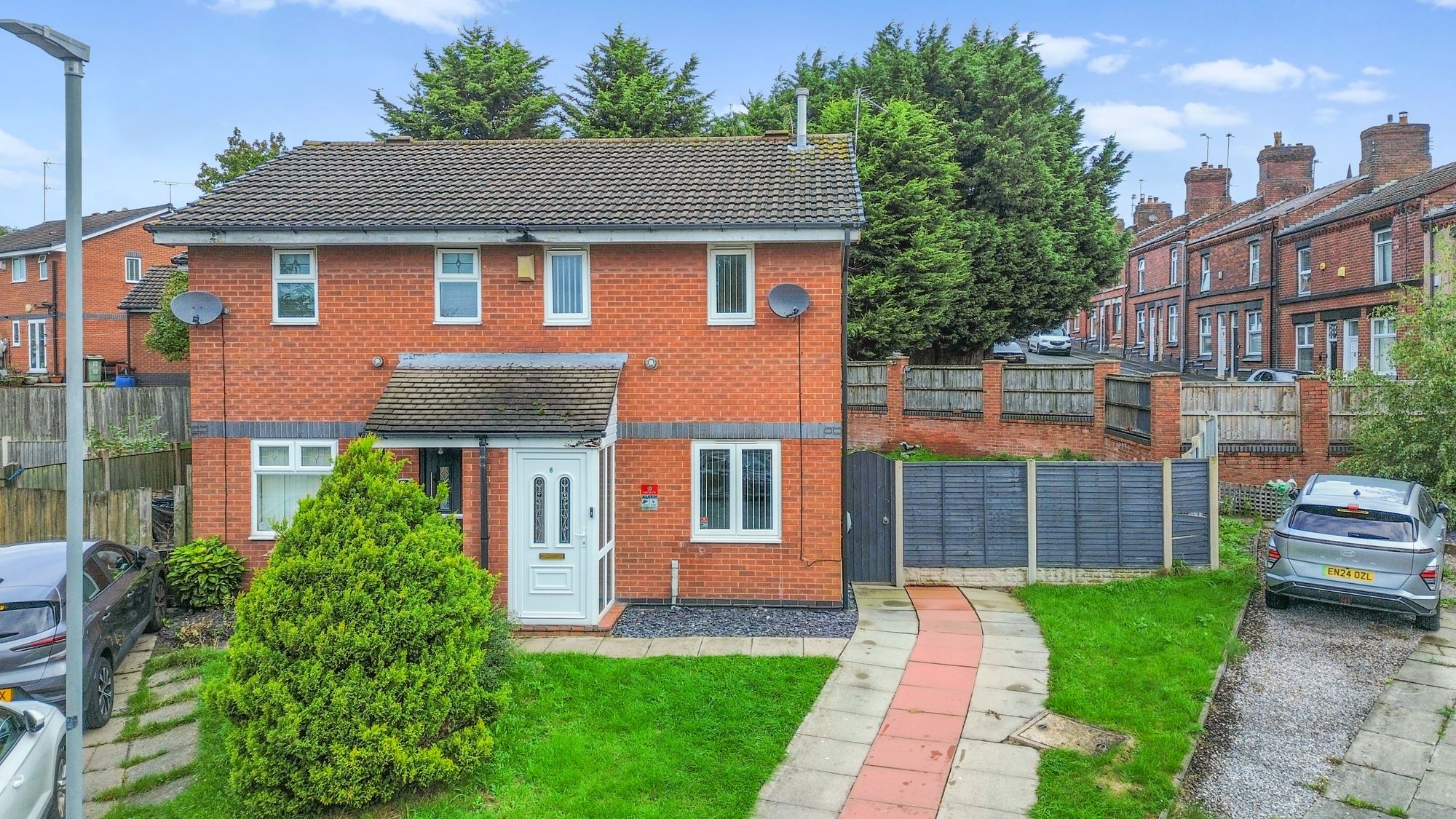2 bedroom Semi-detached house For Sale