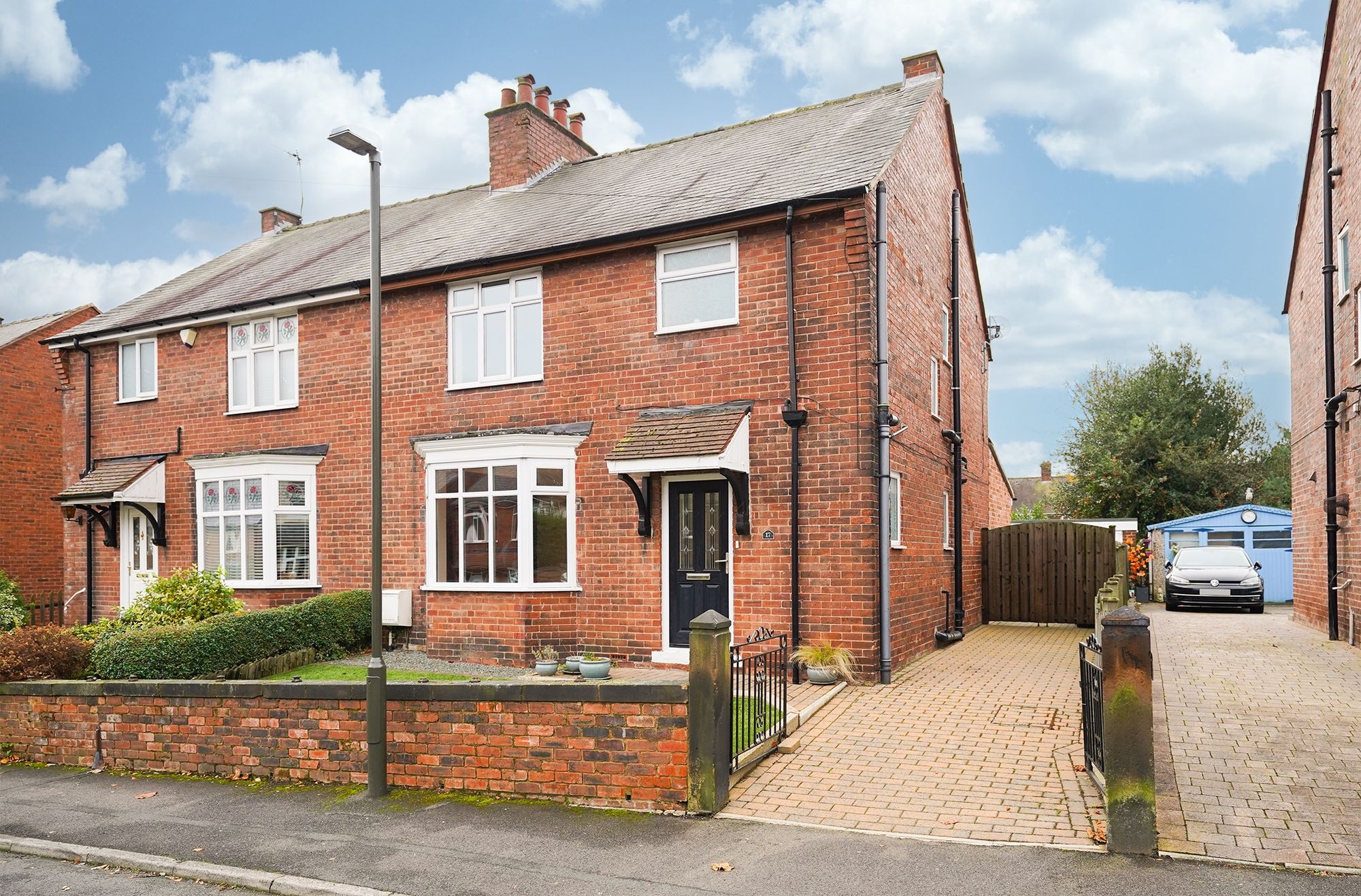 3 bedroom Semi-detached house To Let