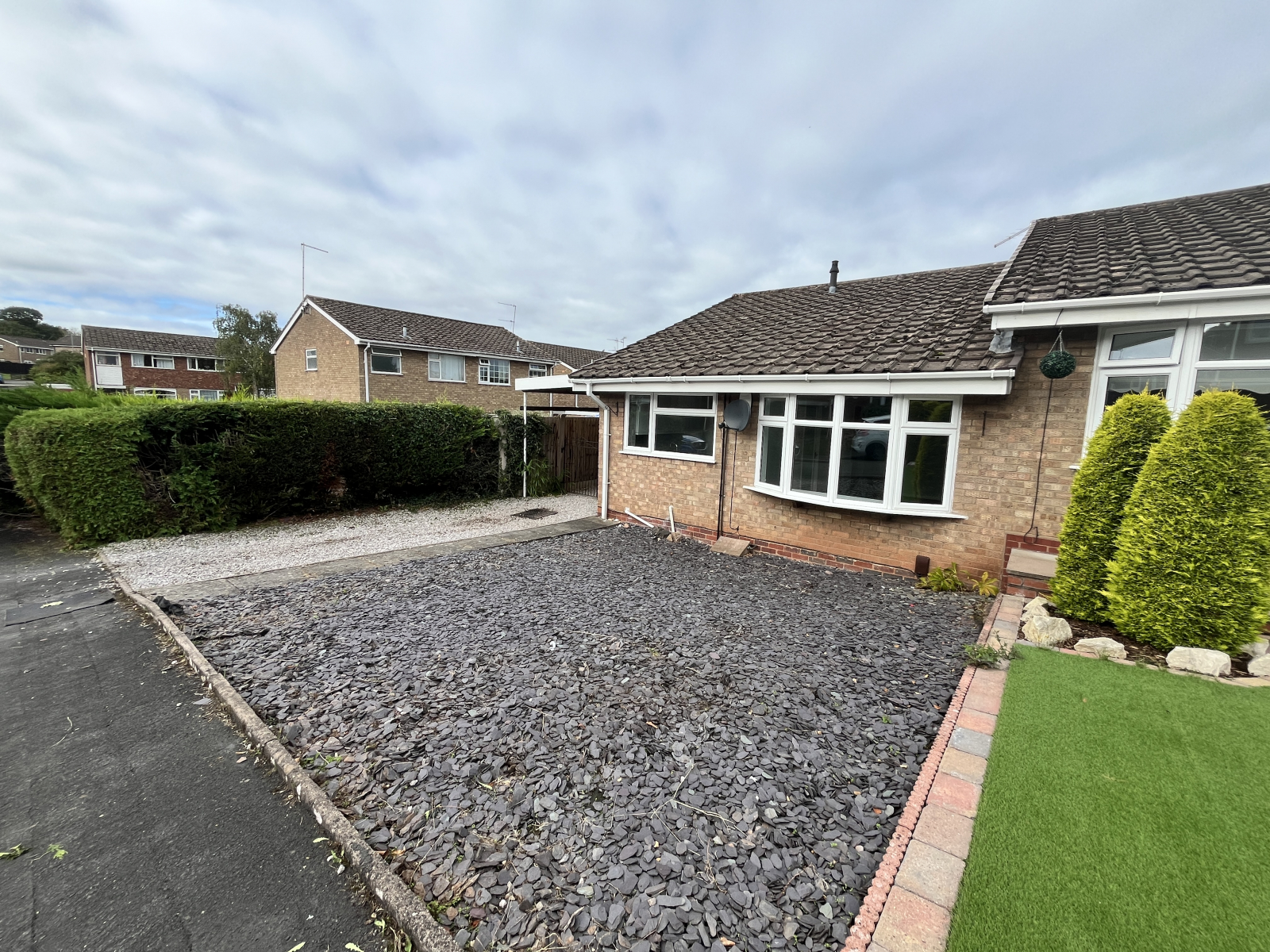 2 bedroom Detached bungalow For Sale