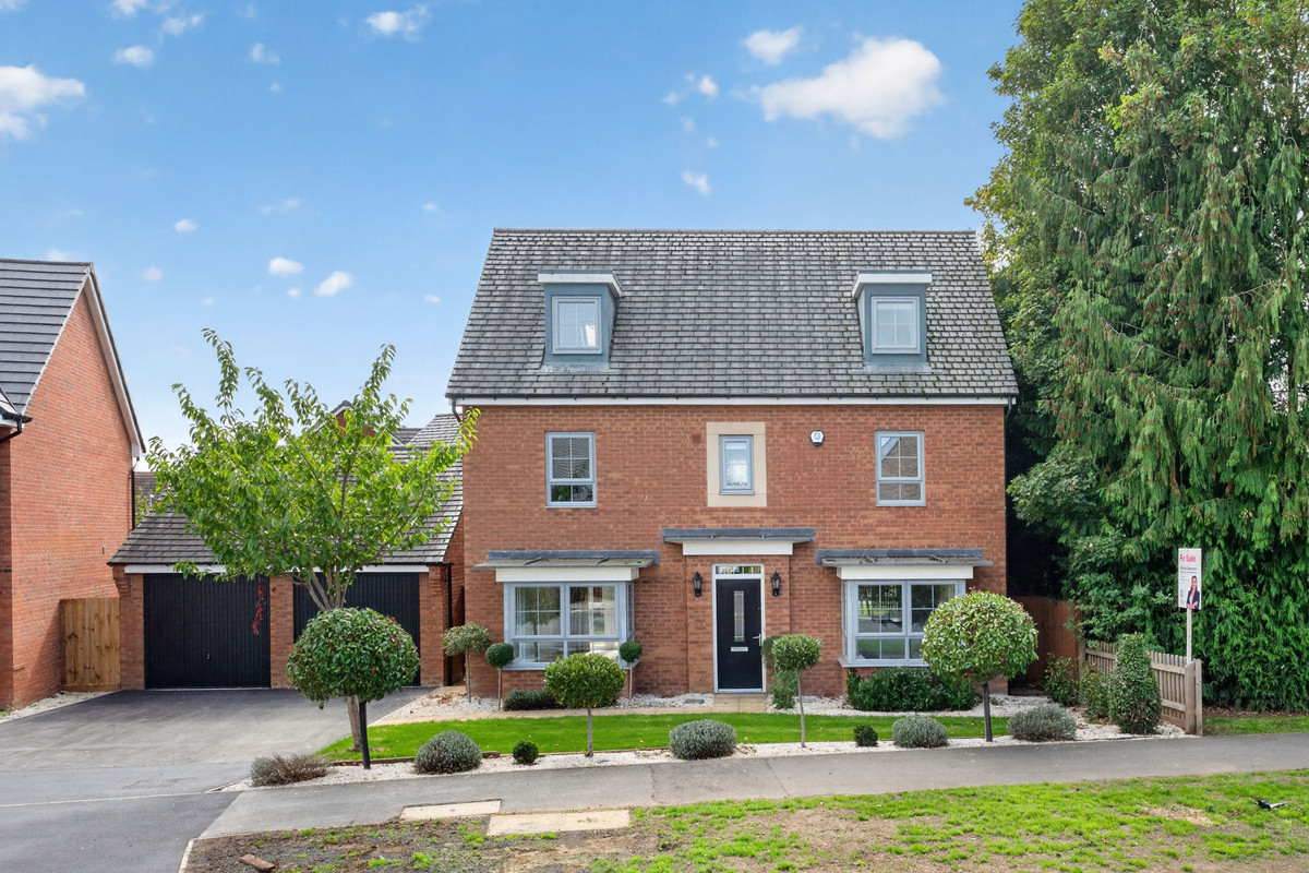 5 bedroom Detached house For Sale