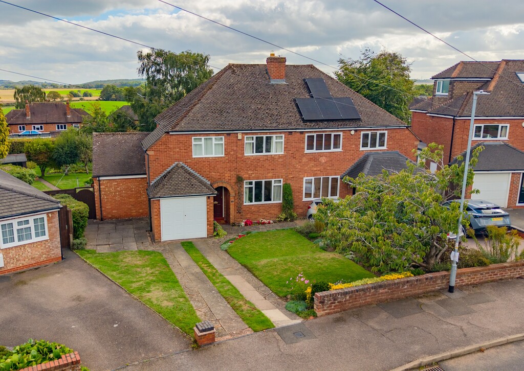 3 bedroom Semi-detached house For Sale