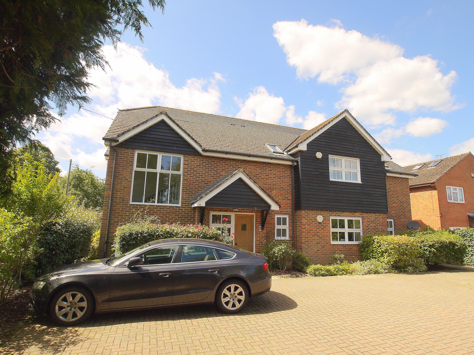 2 bedroom Apartment To Let