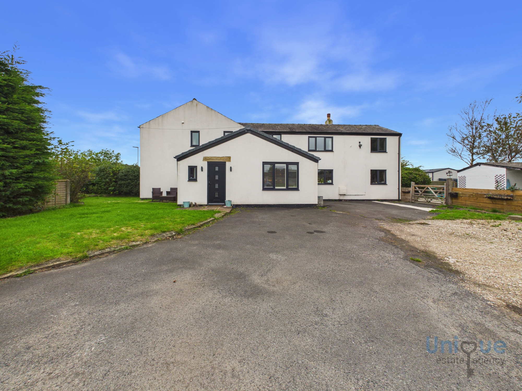 7 bedroom Detached house For Sale