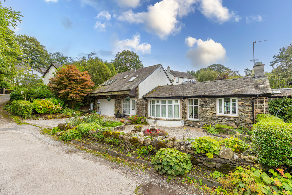 2 bedroom Link detached house For Sale