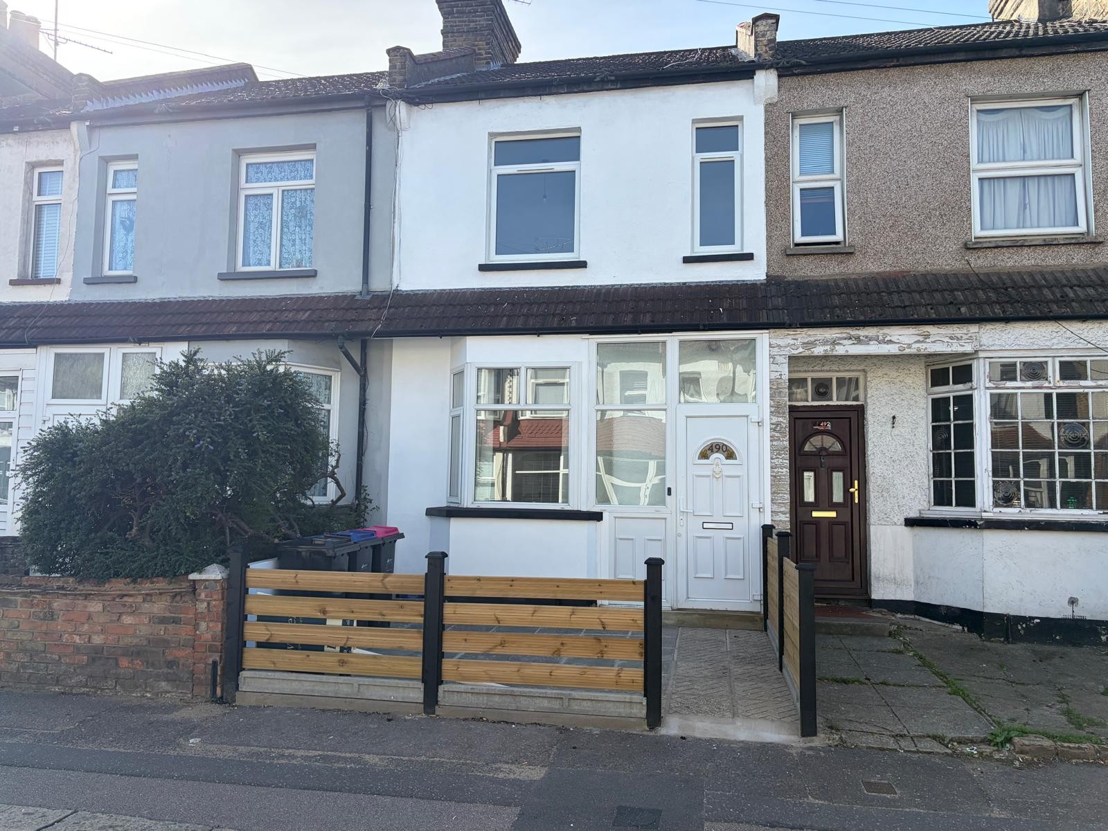 3 bedroom Terraced House To Let