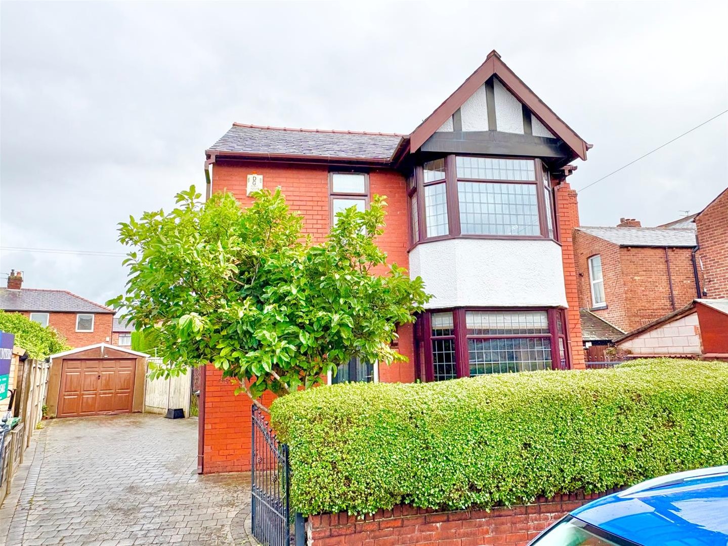 3 bedroom Detached house For Sale