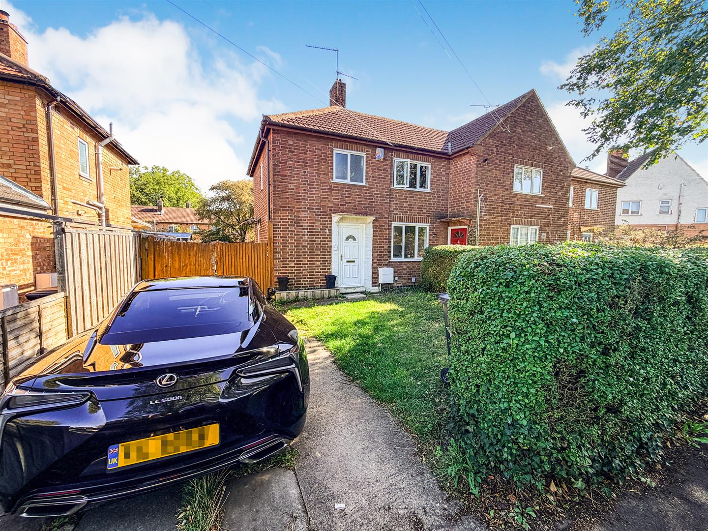 3 bedroom End of terrace house Under Offer