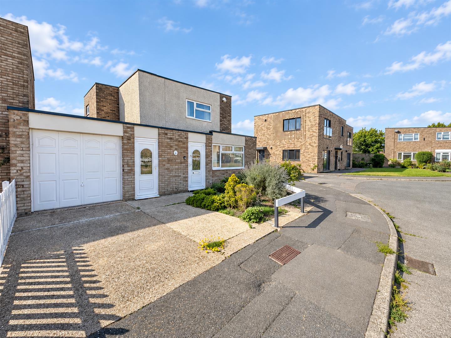 2 bedroom Link detached house Under Offer