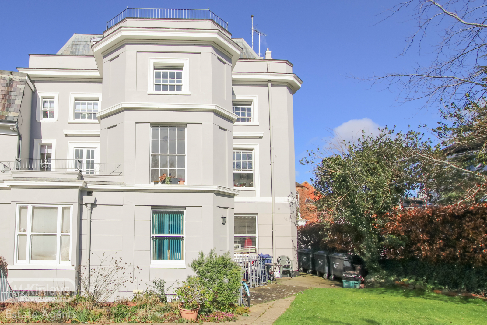 2 bedroom Apartment Let