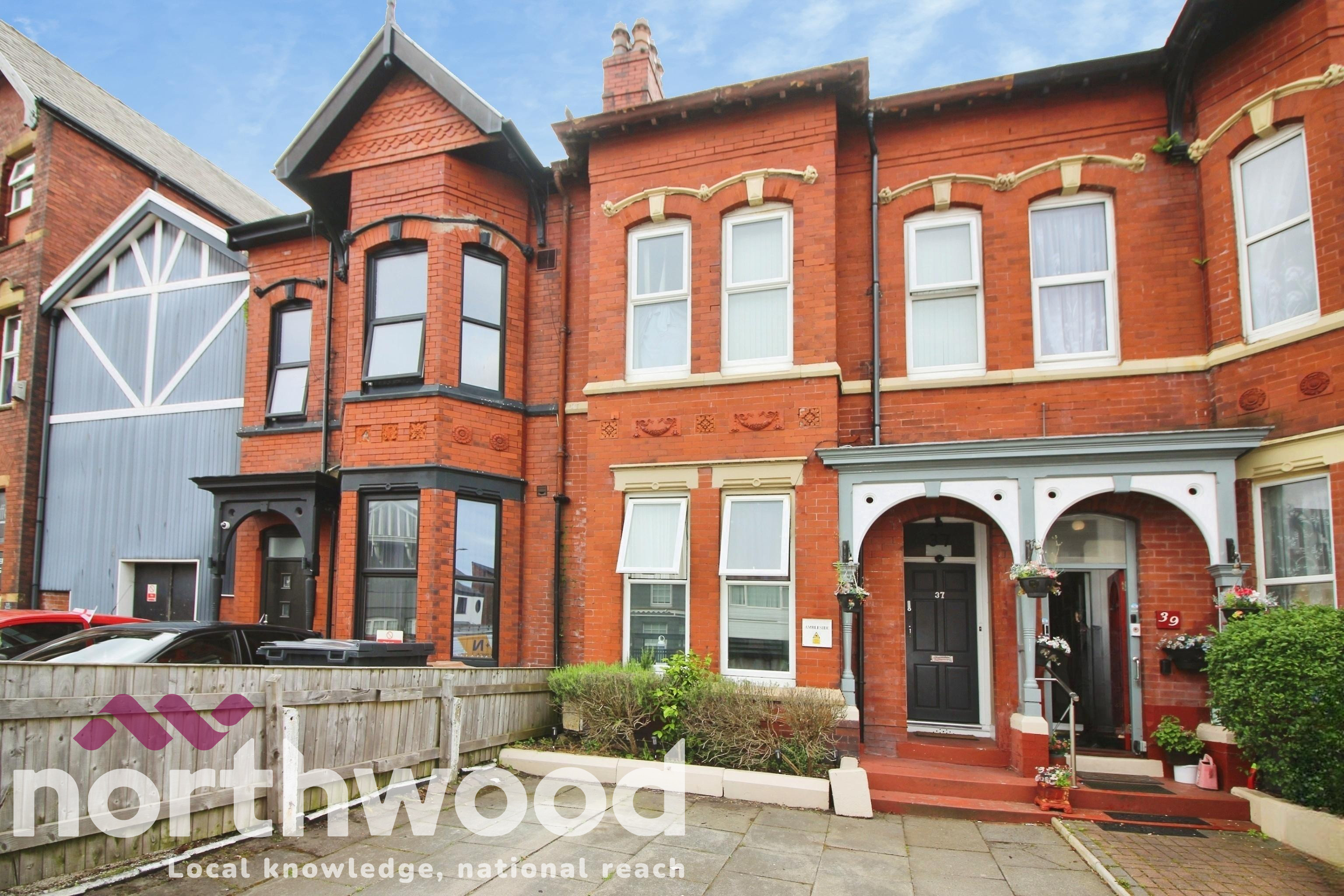 1 bedroom Flat To Let