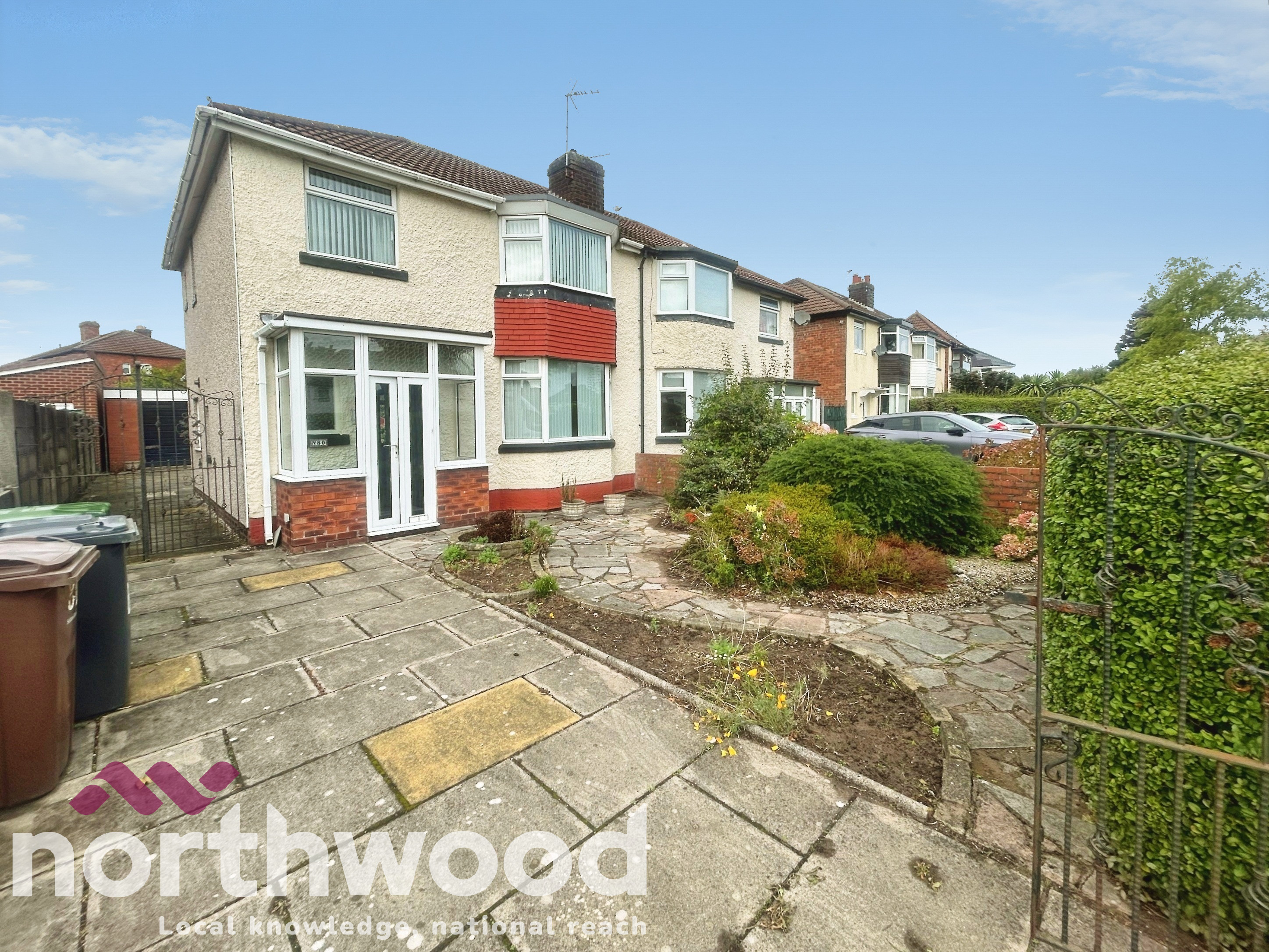 3 bedroom Semi-detached house For Sale