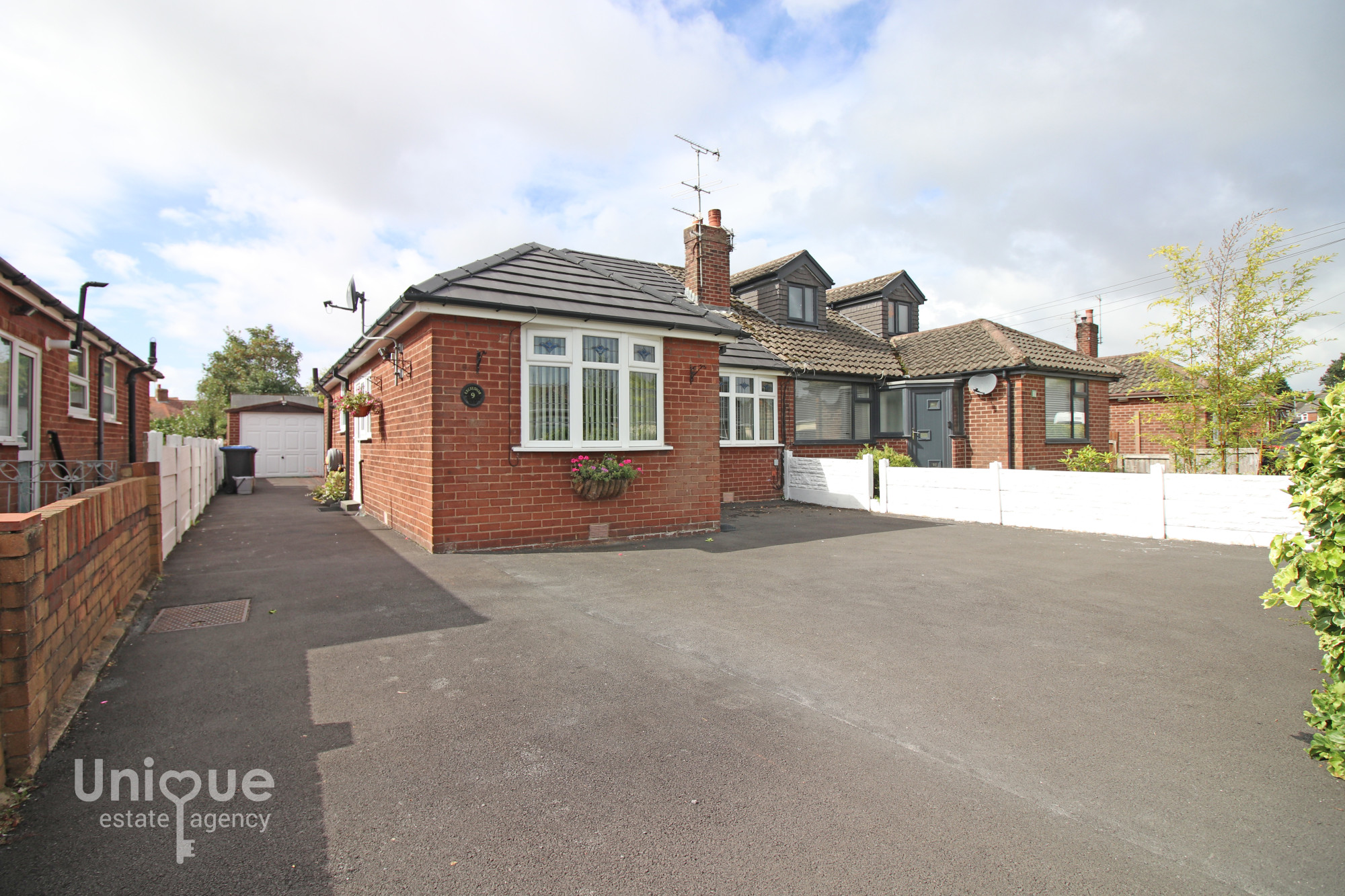 3 bedroom Detached bungalow Under Offer