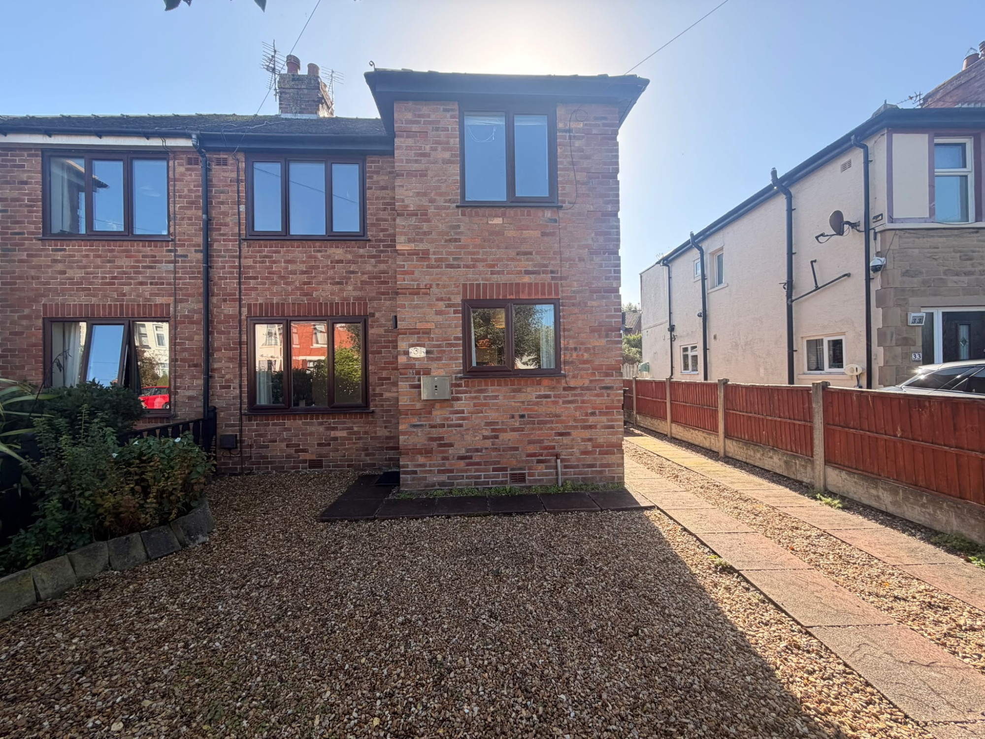 3 bedroom Semi-detached house To Let