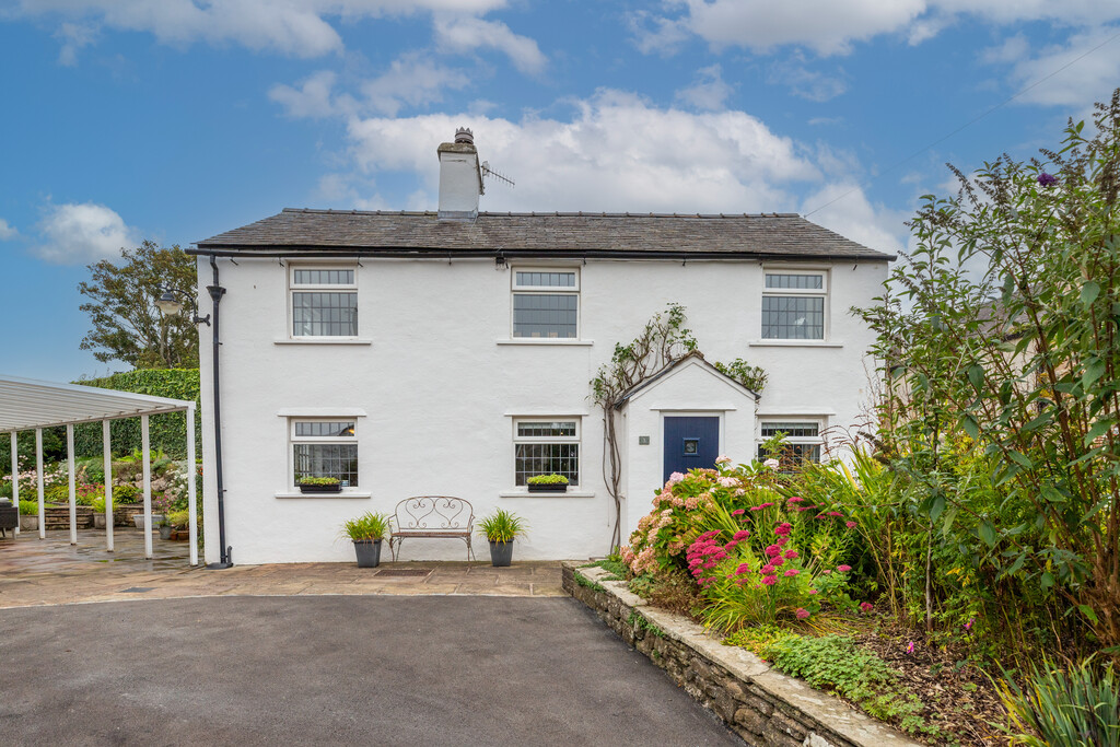 3 bedroom Link detached house For Sale