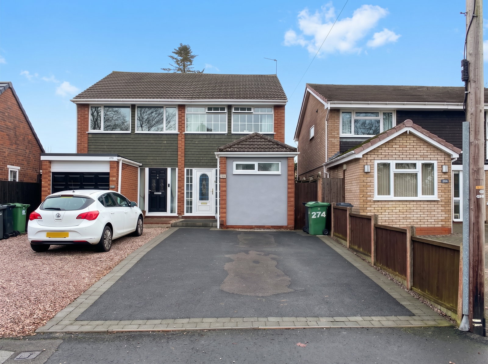 3 bedroom Semi-detached house For Sale