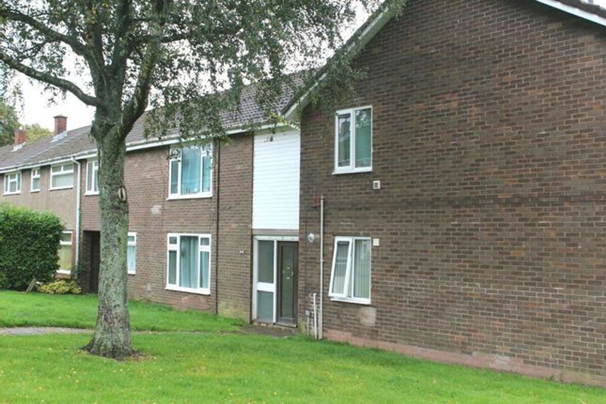 2 bedroom Apartment To Let