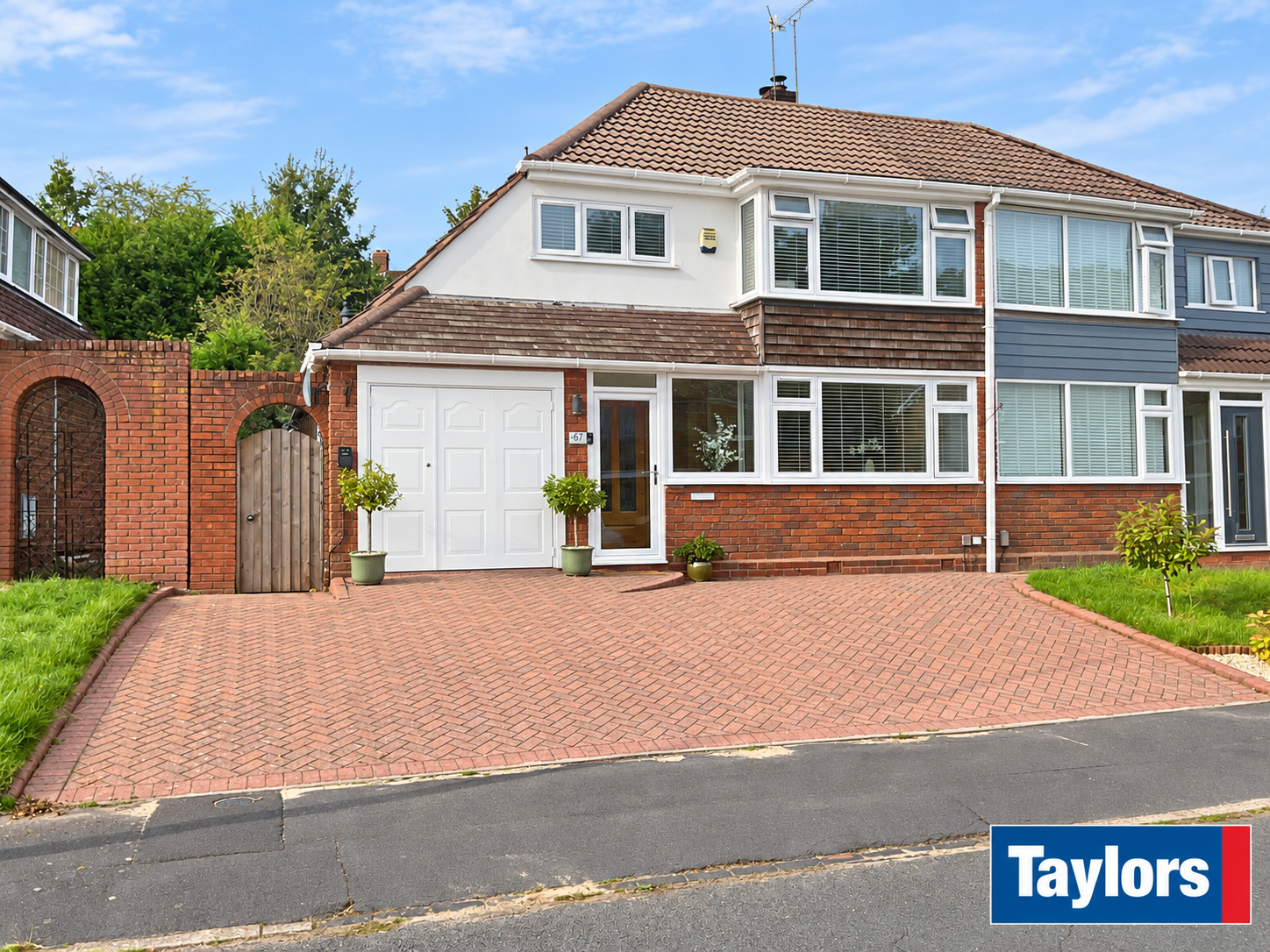 3 bedroom Semi-detached house For Sale