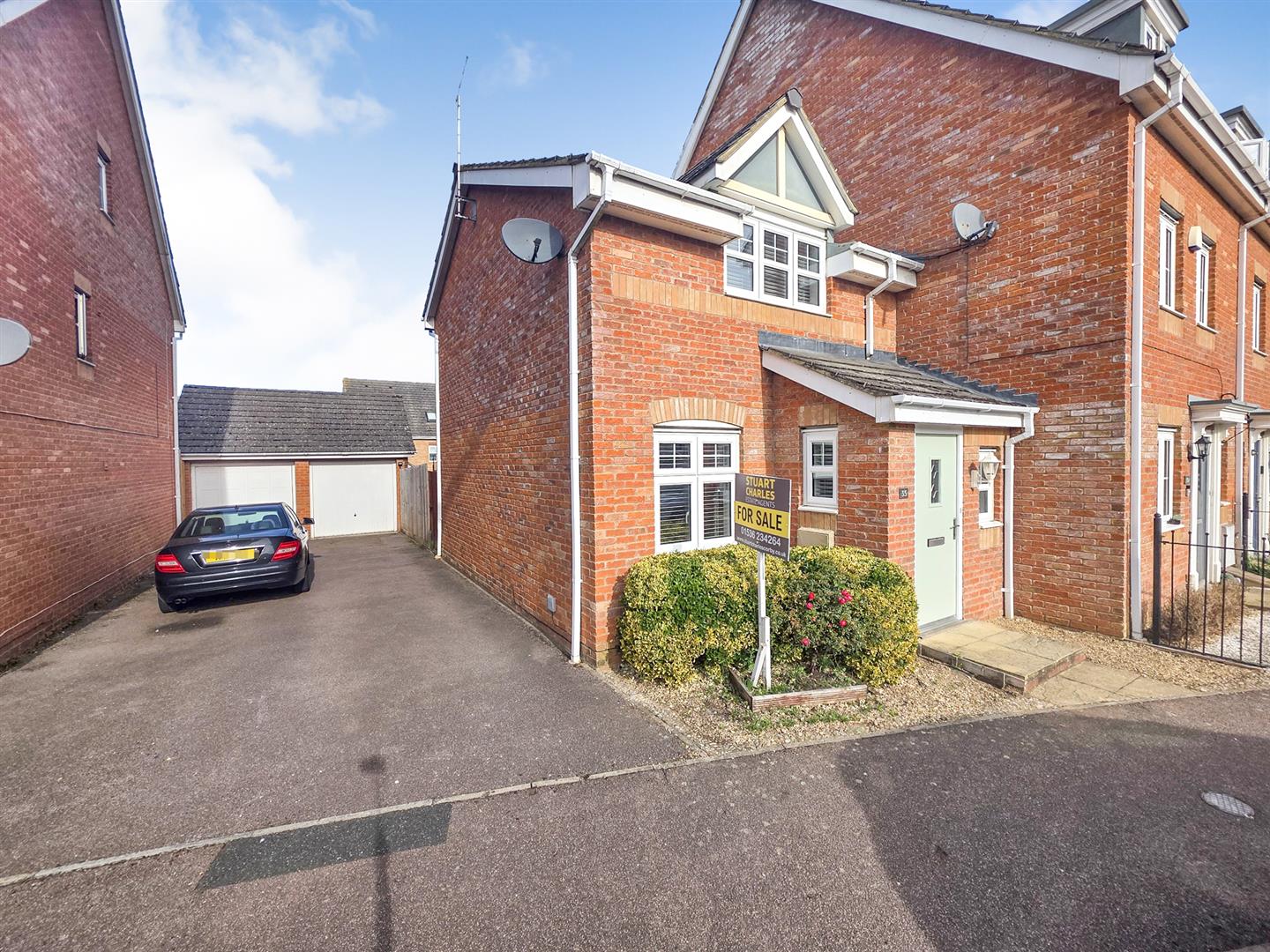 2 bedroom End of terrace house For Sale