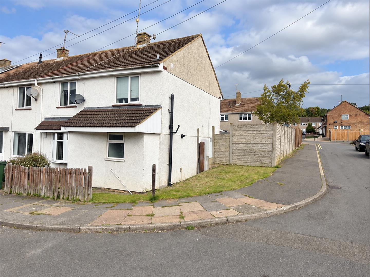 3 bedroom End of terrace house Under Offer