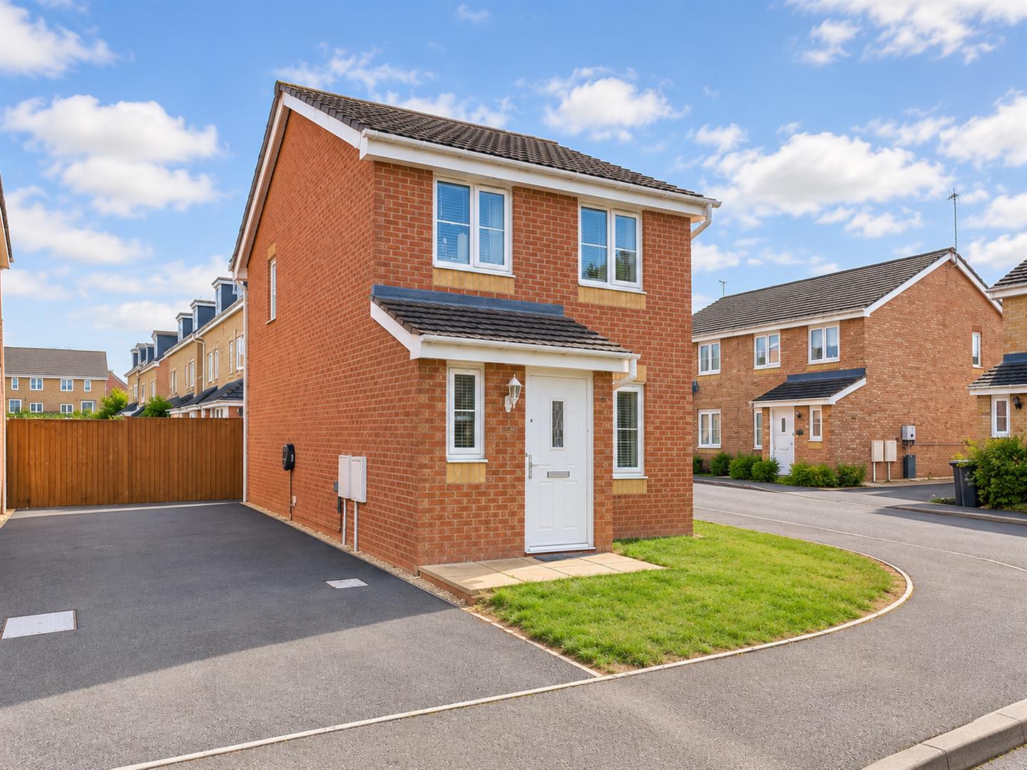 3 bedroom Detached house For Sale